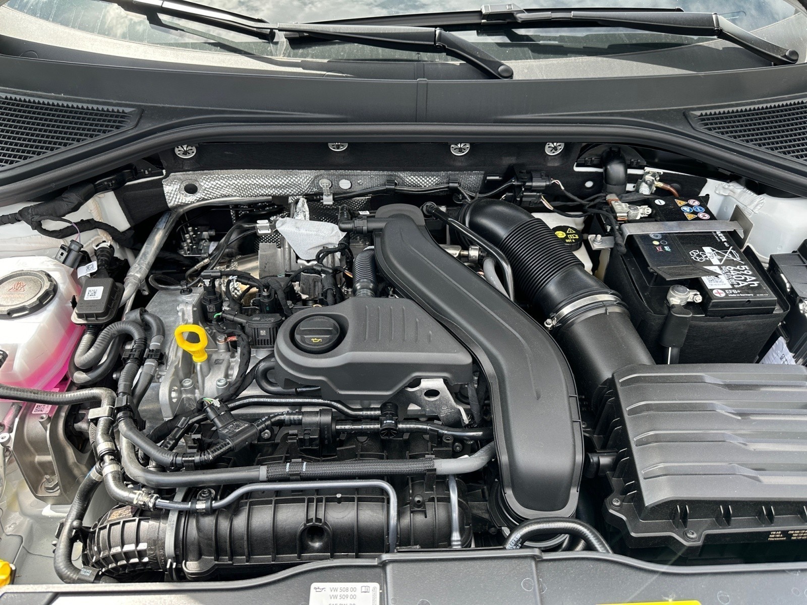 Volkswagen - T-Roc R-Line 1.5 l TSI OPF  7-Gang-Doppelkupplungsgetriebe DSG ,
