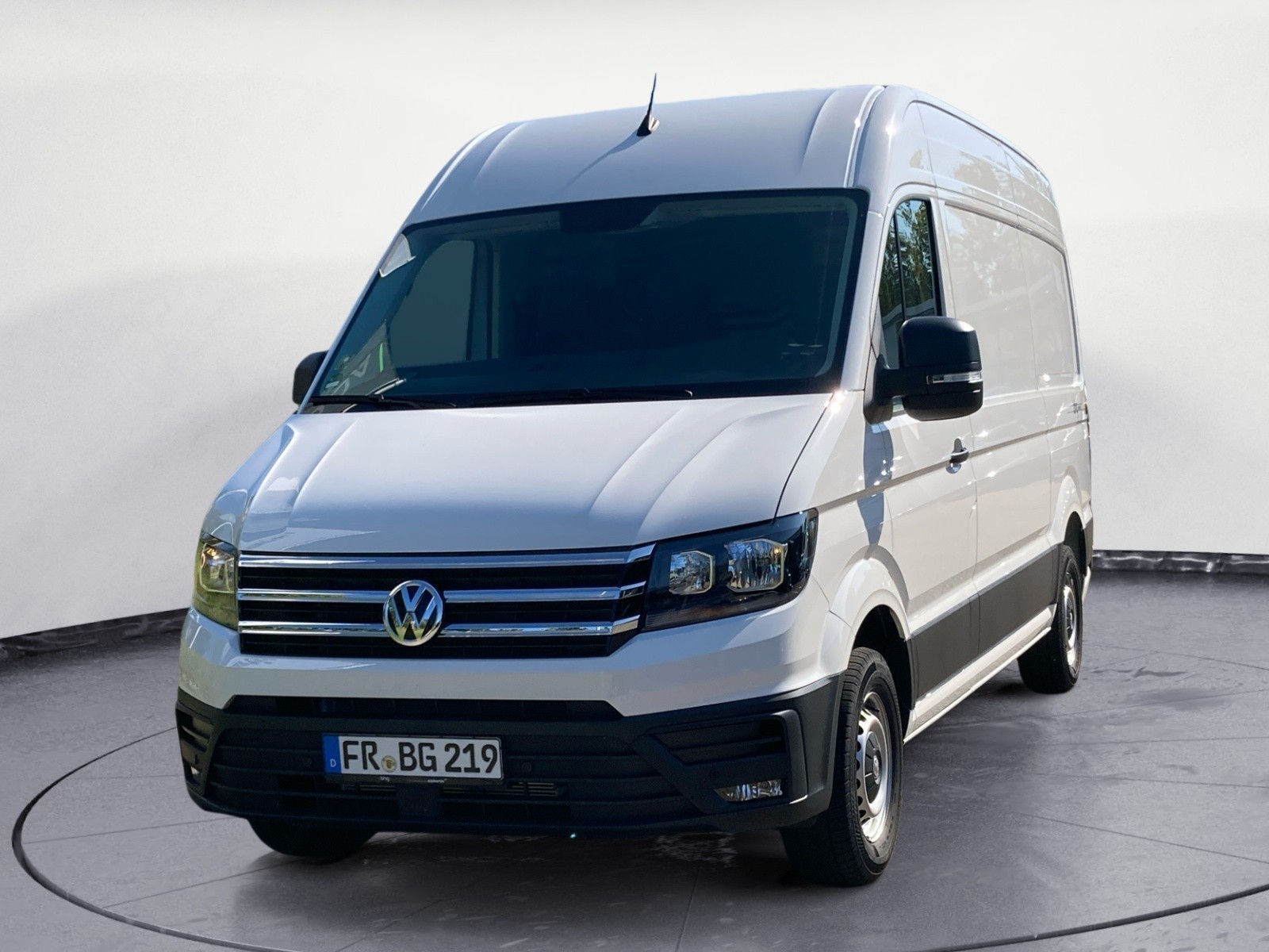 Volkswagen - Crafter 35 Kasten Motor: 2,0 l TDI Euro 6d SCR BlueMotion Technology    Getriebe: Frontantrieb 8-Gang-Automatikge , 