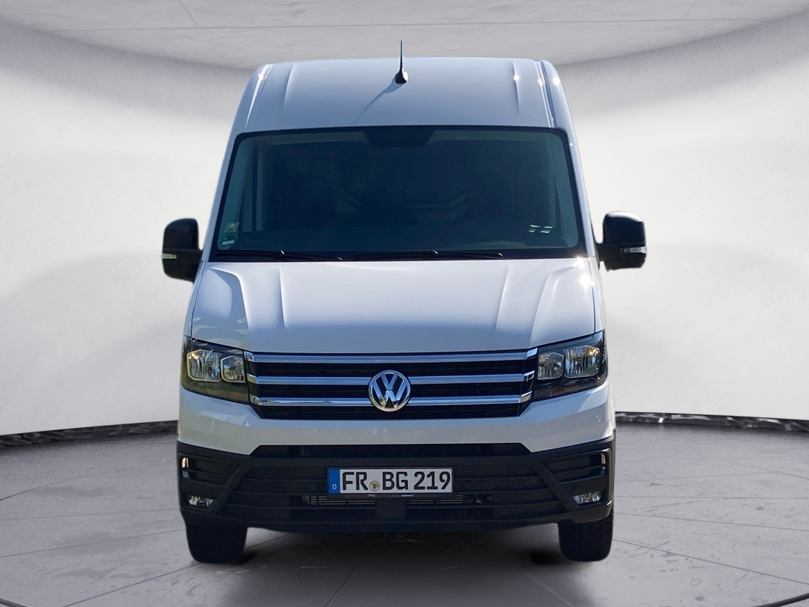 Volkswagen - Crafter 35 Kasten Motor: 2,0 l TDI Euro 6d SCR BlueMotion Technology    Getriebe: Frontantrieb 8-Gang-Automatikge , 