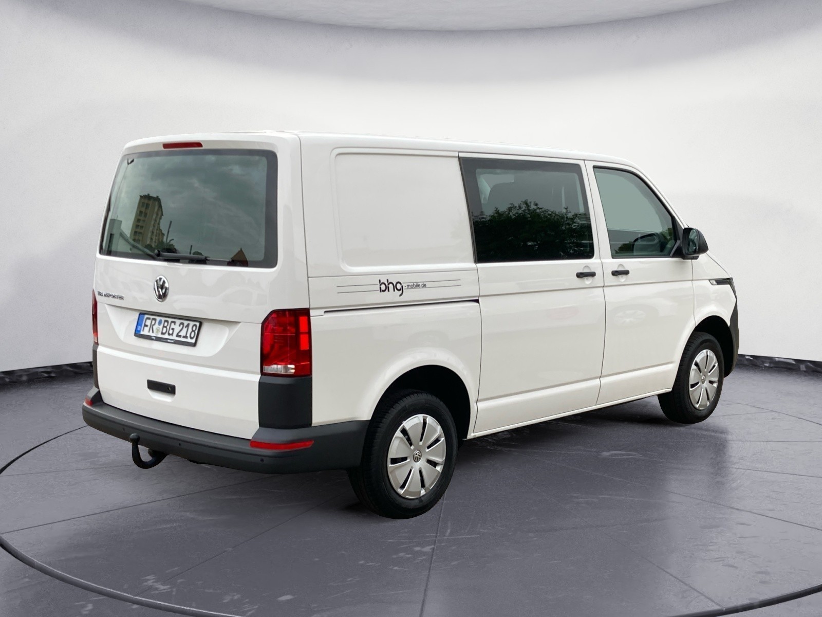 Volkswagen - Transporter 6.1 Kasten Motor: 2,0 l TDI SCR    Getriebe: 5-Gang-Schaltgetriebe Radstand: 3000 mm , 