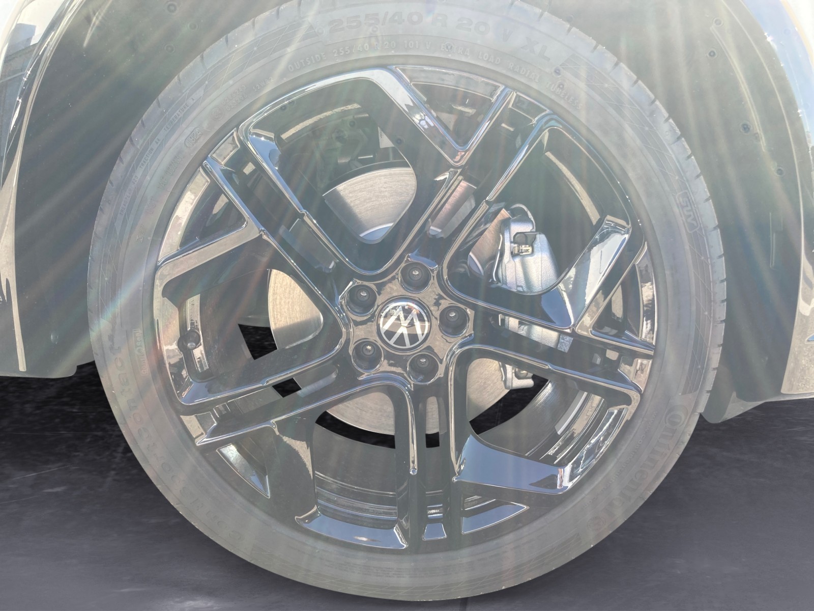 Volkswagen - Tiguan R-Line 2,0 l TDI SCR 4MOTION   7-Gang-Doppelkupplungsgetrie be DSG