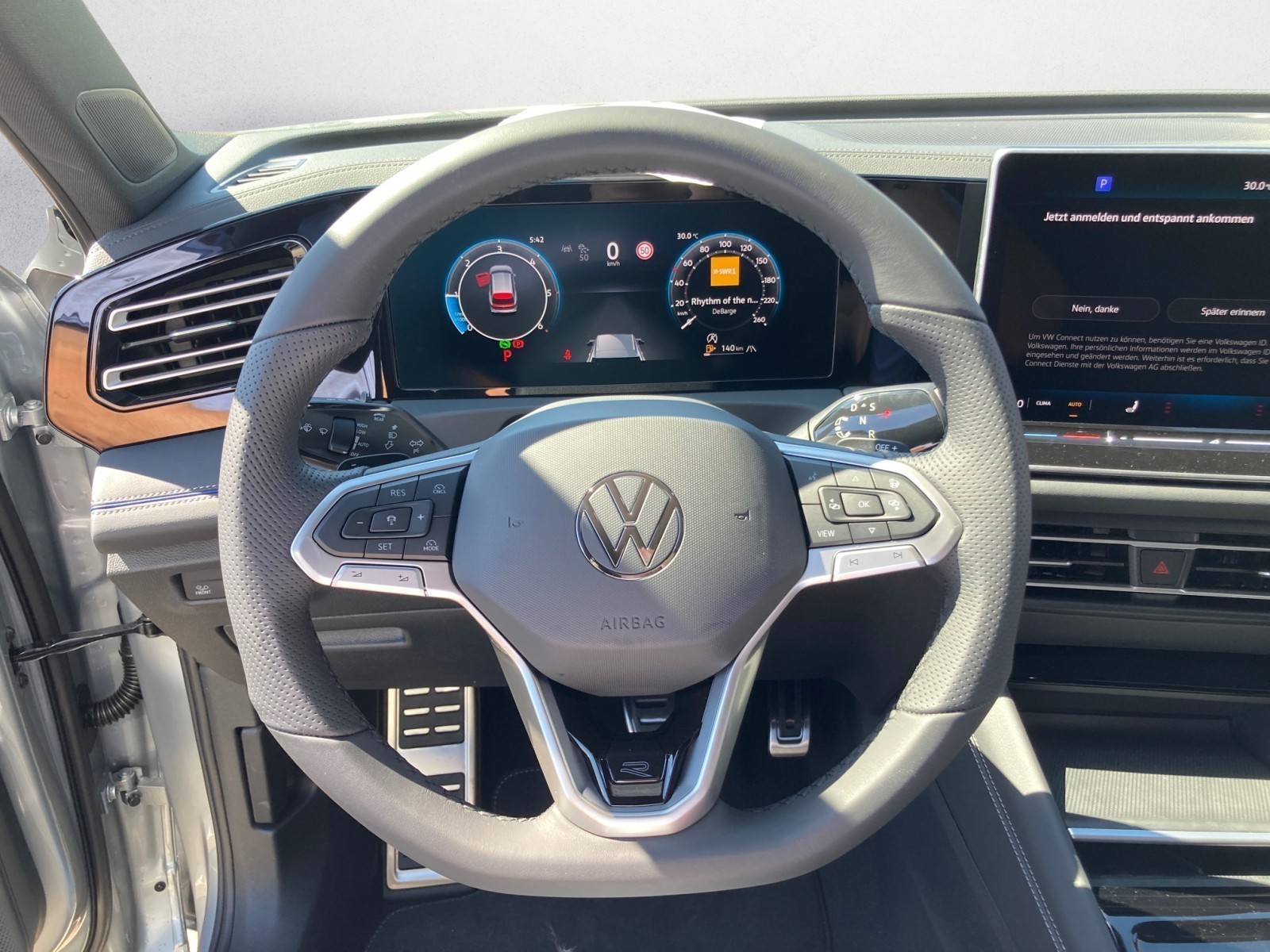 Volkswagen - Tiguan R-Line 2,0 l TDI SCR 4MOTION   7-Gang-Doppelkupplungsgetrie be DSG