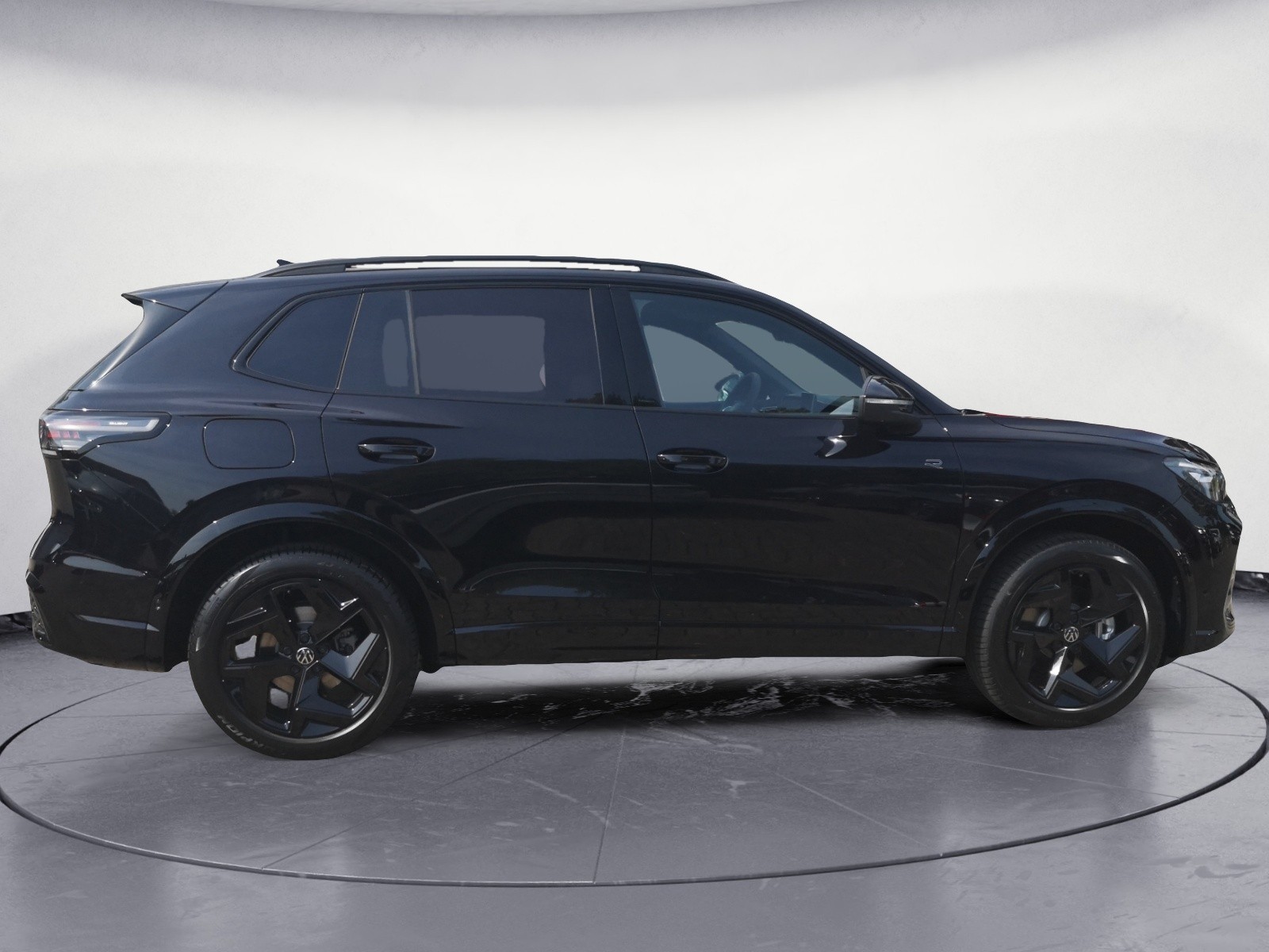 Volkswagen - Tiguan R-Line 2,0 l TDI SCR 7-Gang-Doppelkupplungsgetriebe DSG