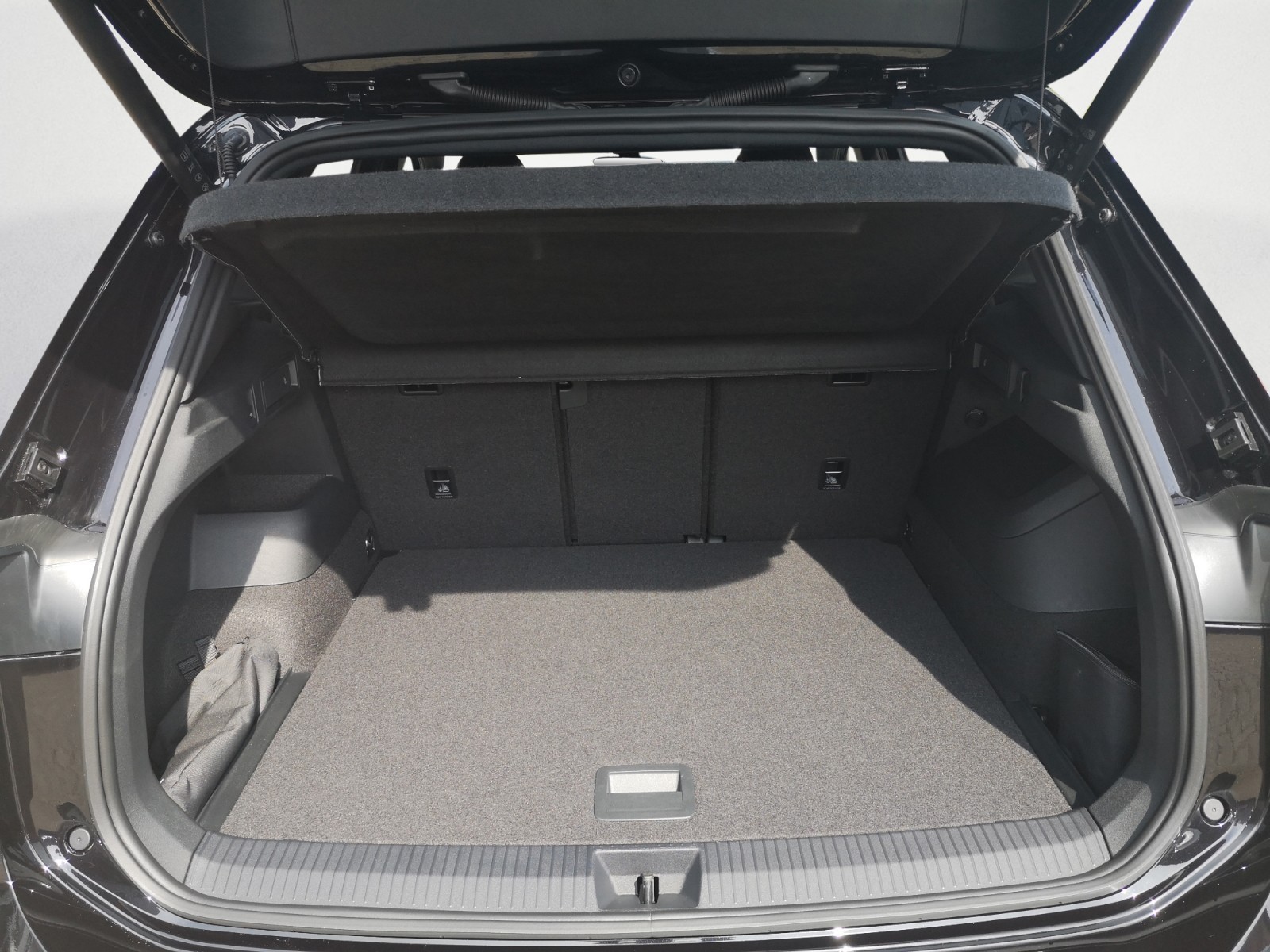 Volkswagen - Tiguan R-Line 2,0 l TDI SCR 7-Gang-Doppelkupplungsgetriebe DSG