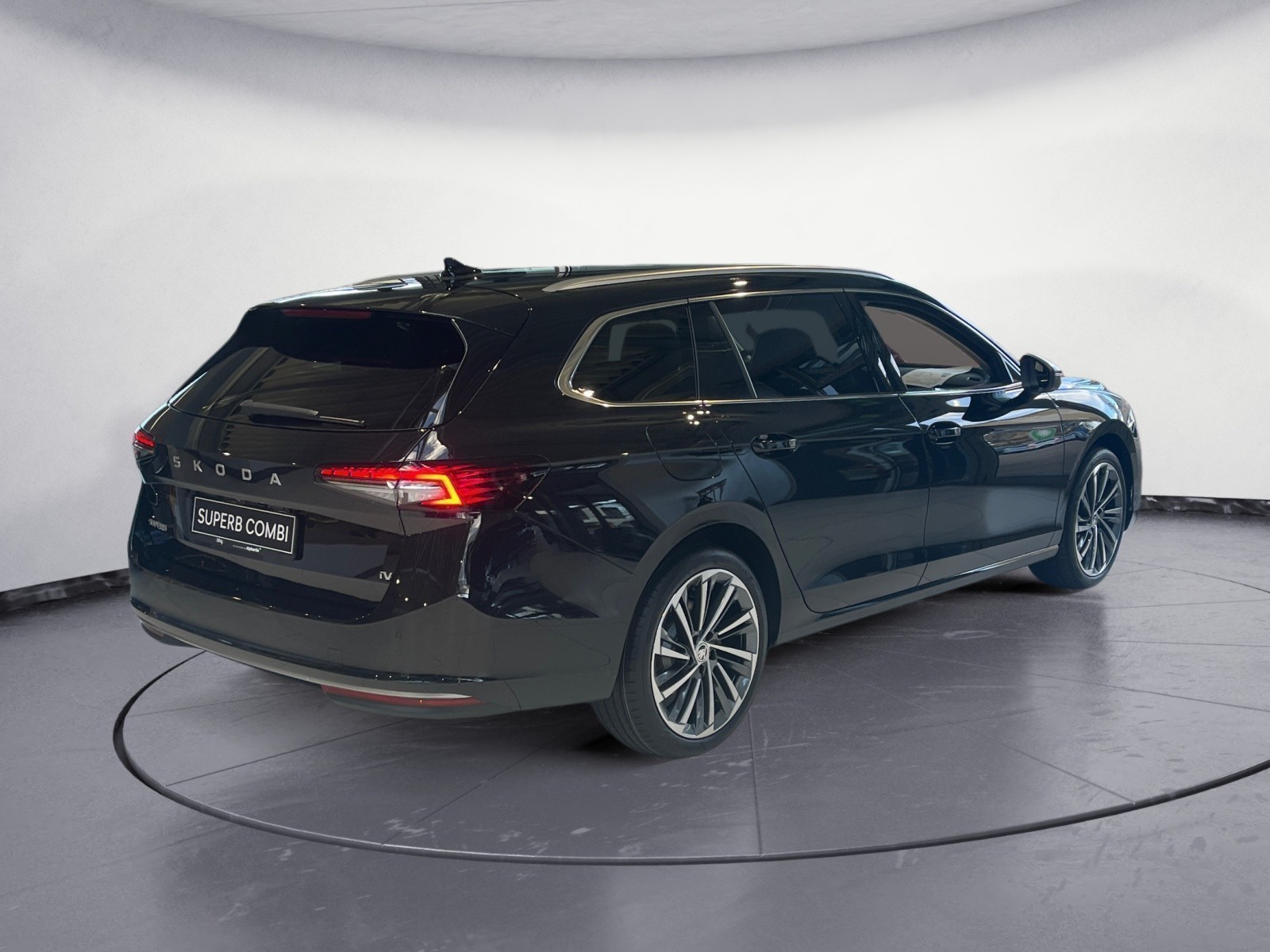 Skoda - Superb Combi L&K 1,5 TSI iV 6-Gang automat.