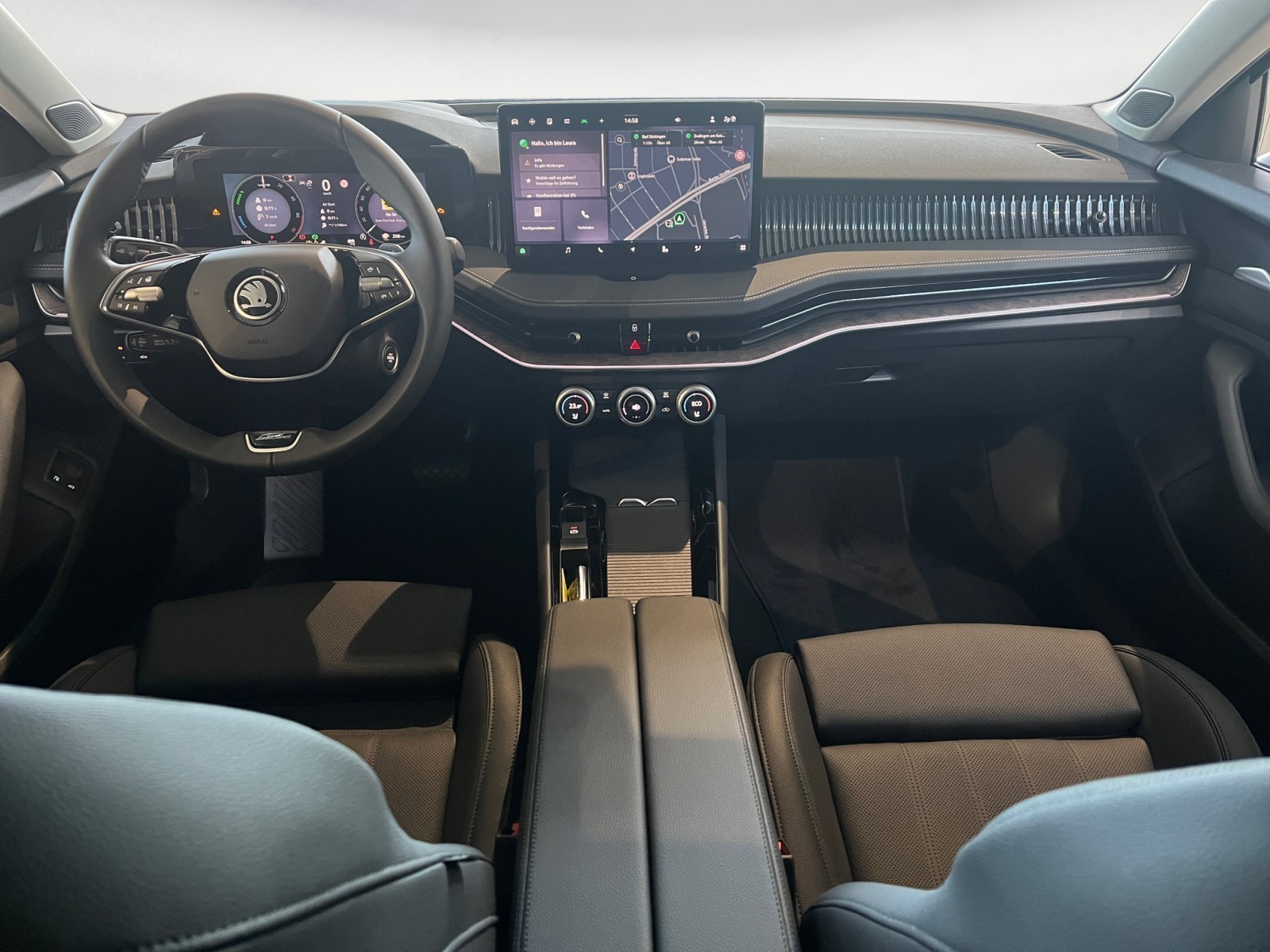 Skoda - Superb Combi L&K 1,5 TSI iV 6-Gang automat.