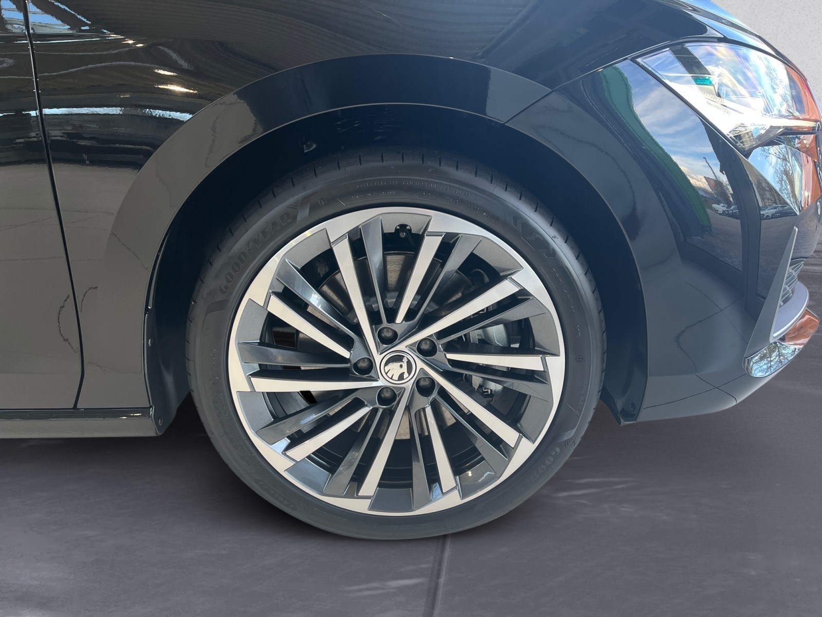 Skoda - Superb Combi L&K 1,5 TSI iV 6-Gang automat.