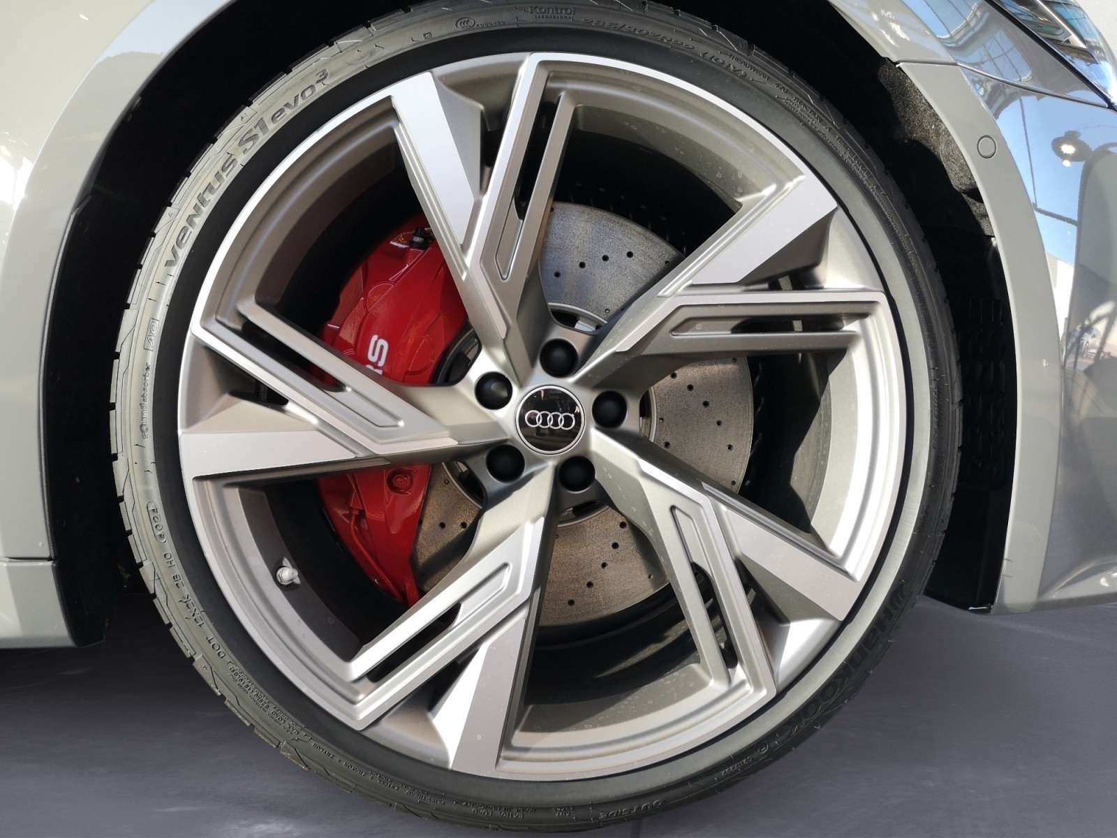Audi - RS 6 Avant performance 463(630) kW( PS) tiptronic