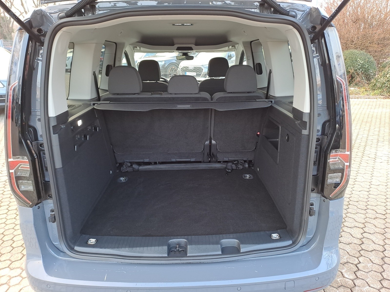 Volkswagen - Caddy Life 5-Sitzer 2,0 TDI  6-Gang