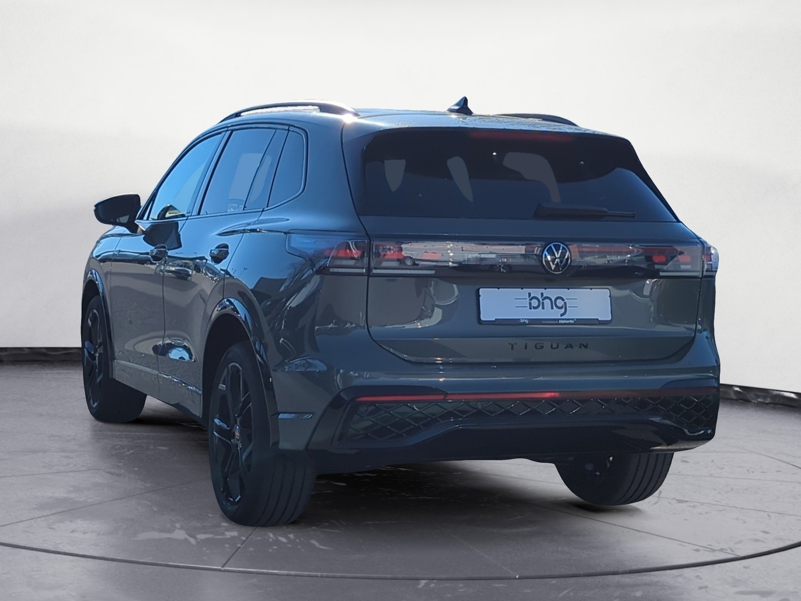 Volkswagen - Tiguan R-Line 2,0 l TDI SCR 4MOTION  7-Gang-Doppelkupplungsgetrie be DSG