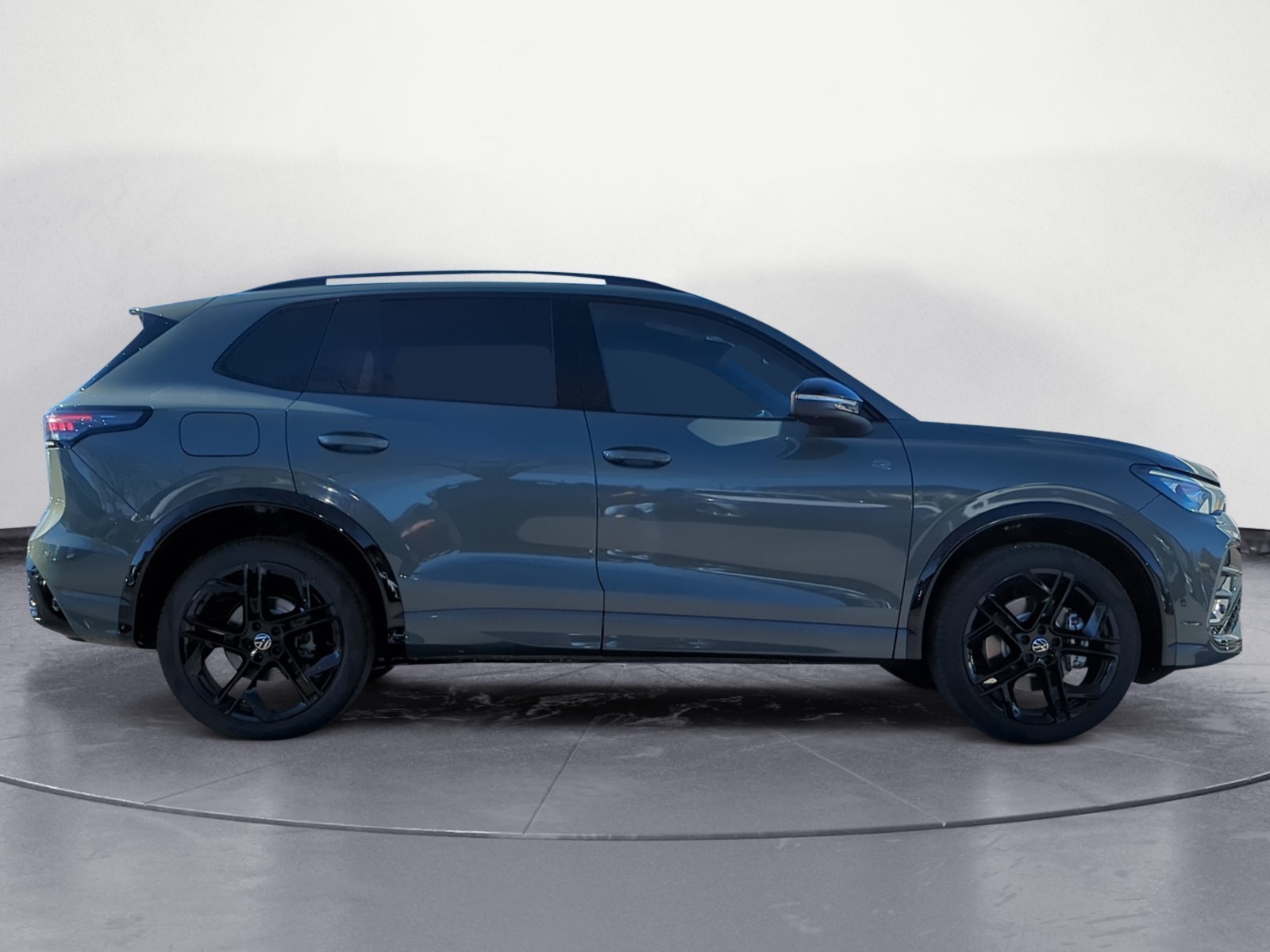 Volkswagen - Tiguan R-Line 2,0 l TDI SCR 4MOTION  7-Gang-Doppelkupplungsgetrie be DSG