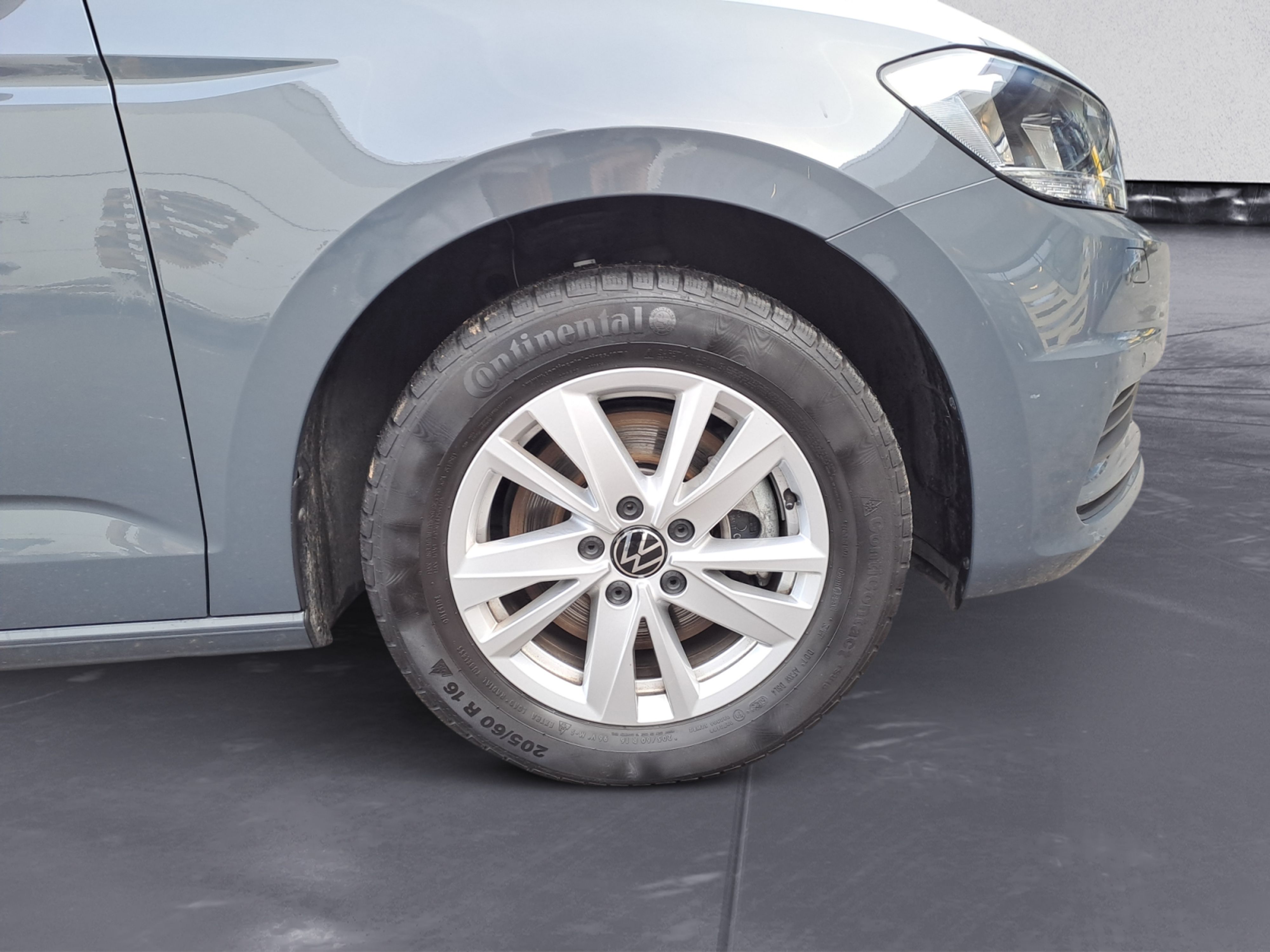 Volkswagen - Touran
