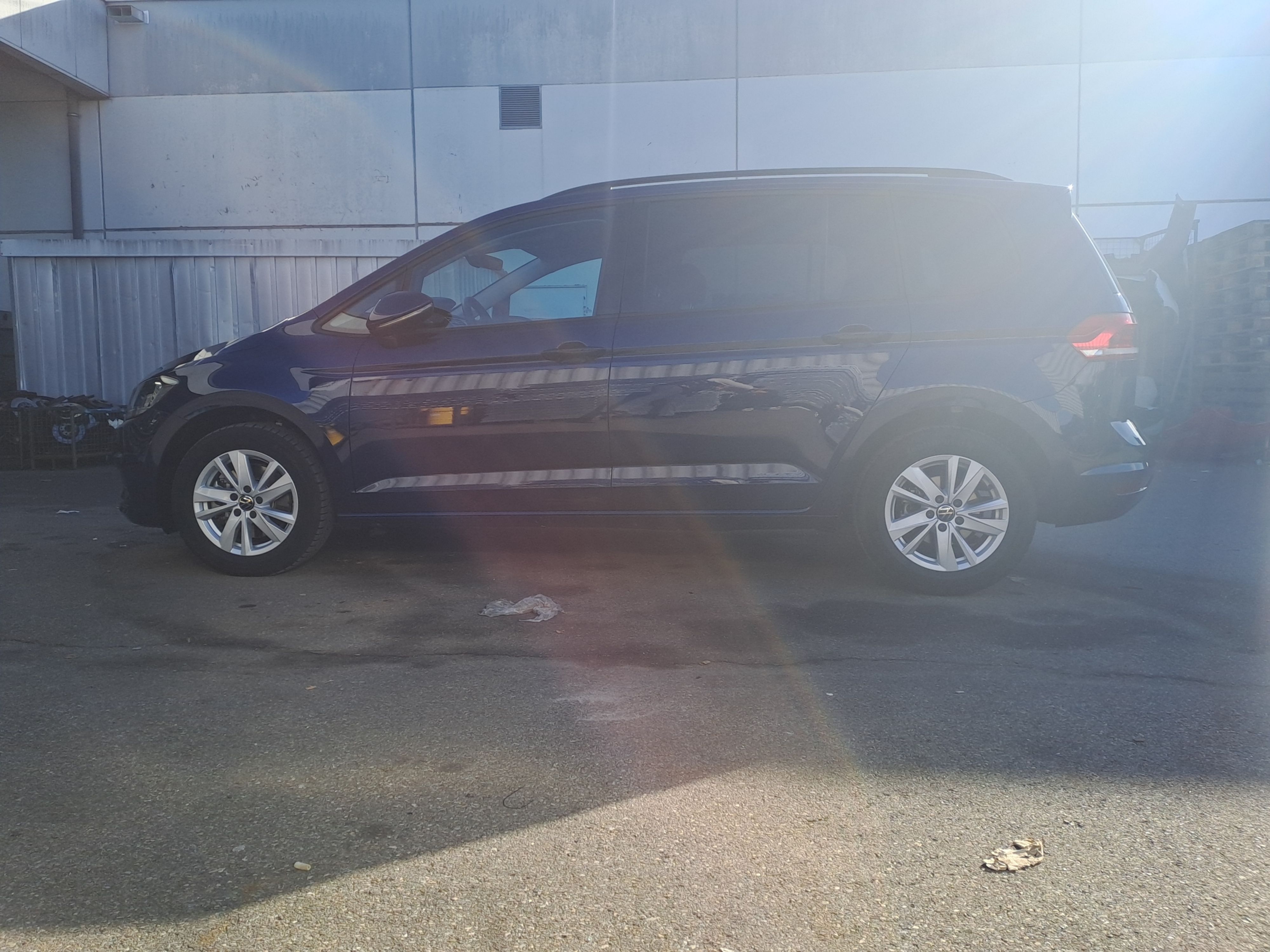 Volkswagen - Touran Comfortline 2,0 TDI SCR 6-G