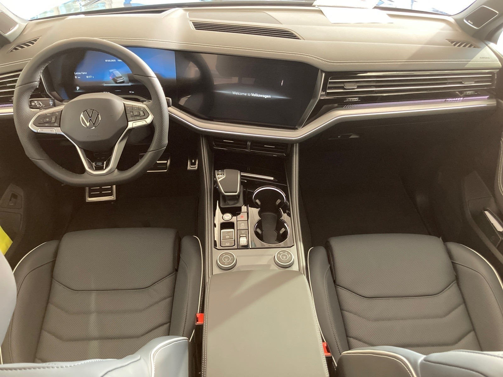 Volkswagen - Touareg R-Line 3,0 l V6 TDI SCR 4MOTION  8-Gang-Automatik (Tiptro nic)