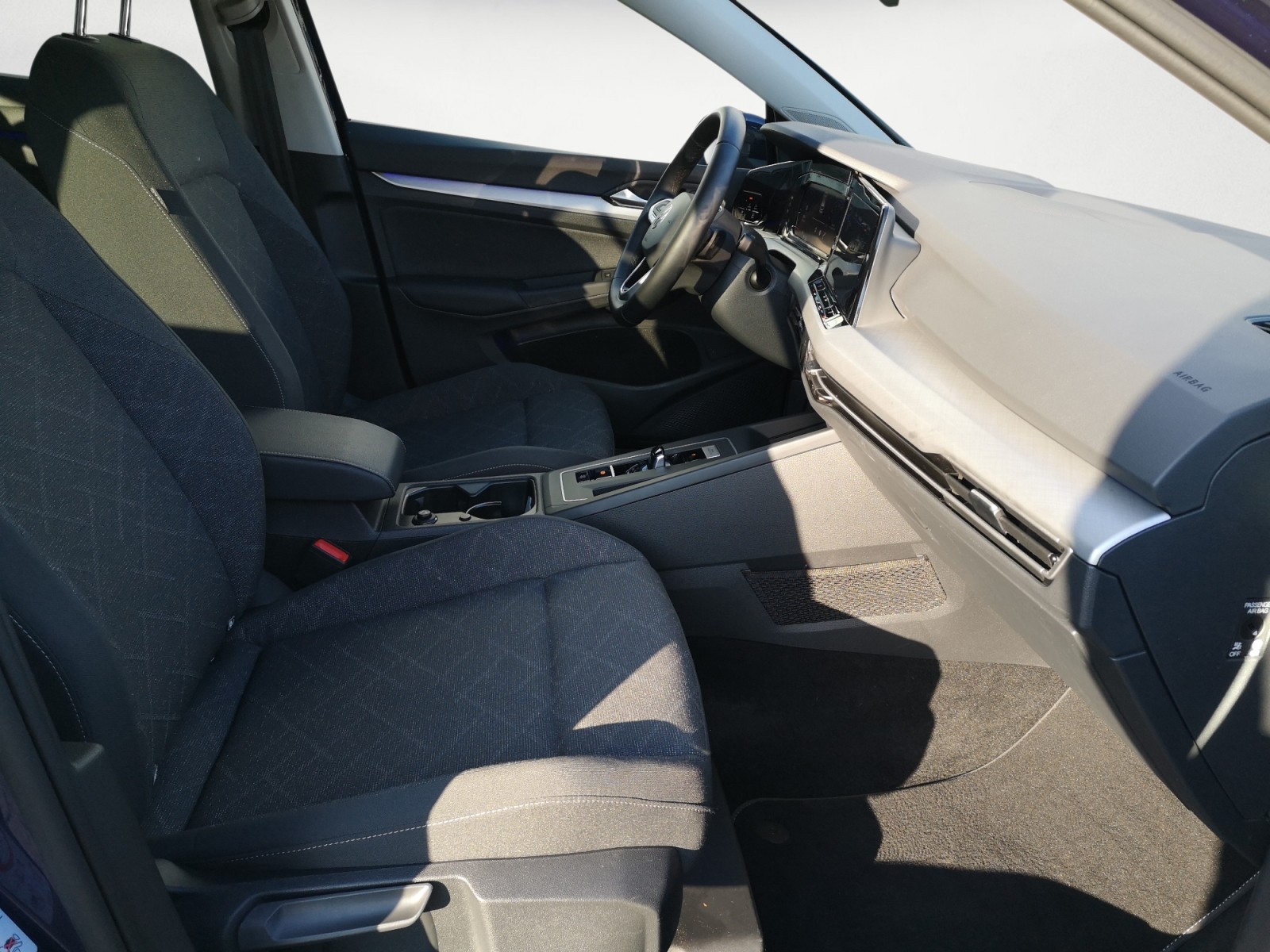 Volkswagen - Golf 1.5 eTSI DSG Life