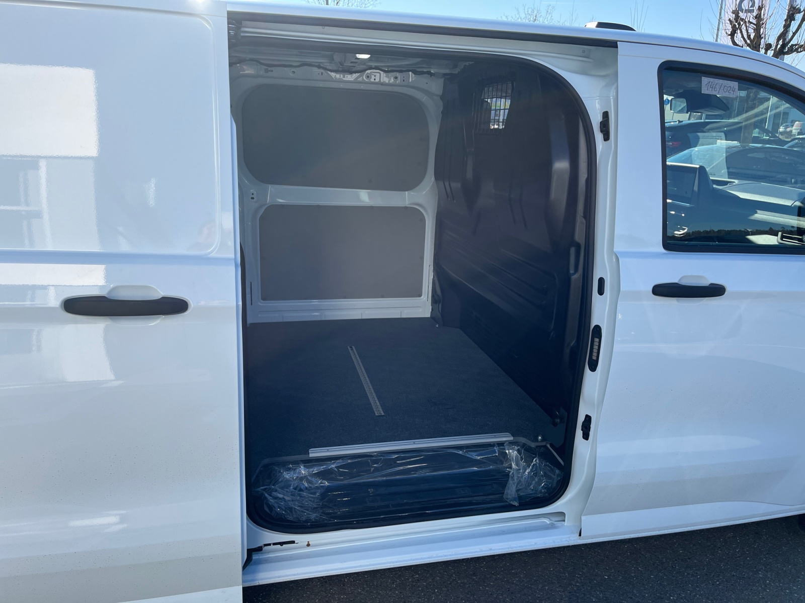 Volkswagen - Transporter Kasten 2,0 l TDI 6-Gan g Radst. 3100 mm