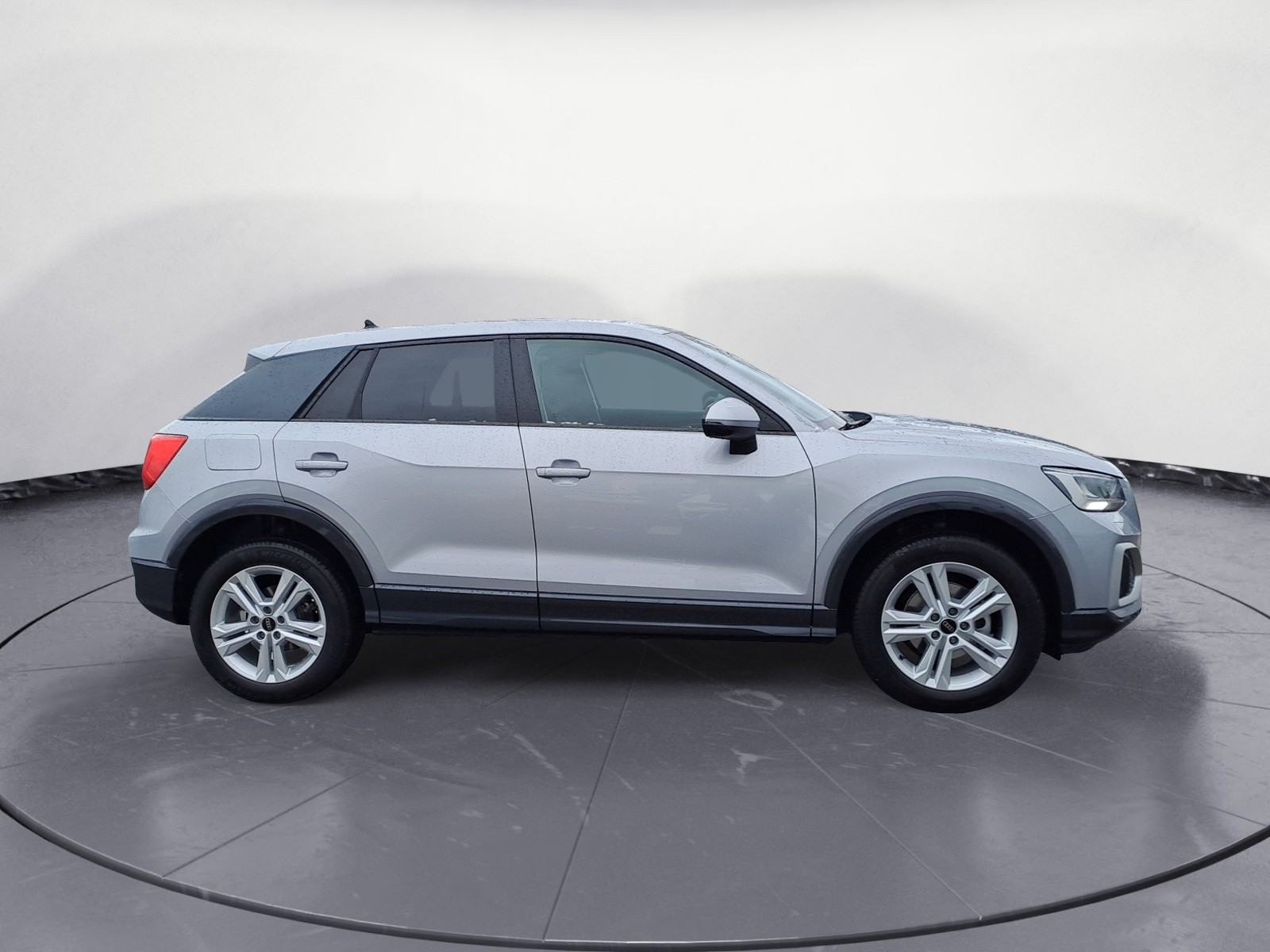 Audi - Q2