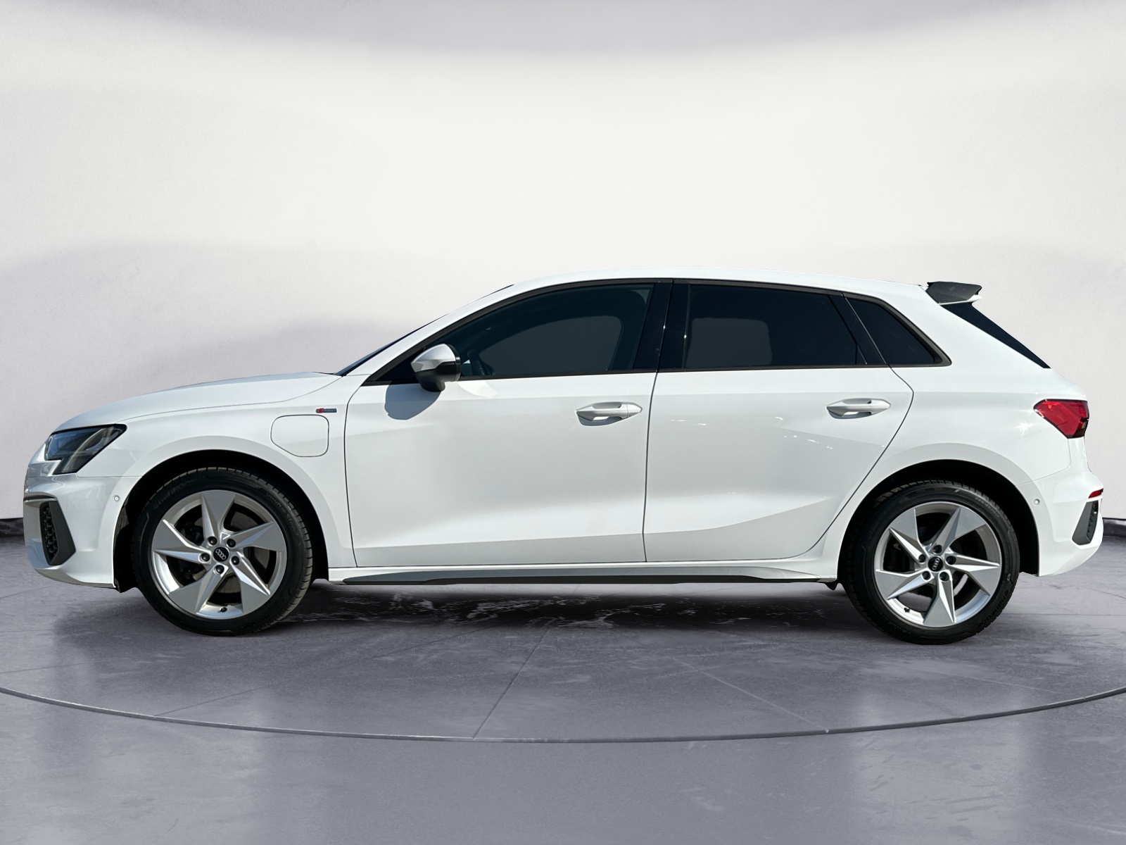 Audi - A3 40 TFSIe Sportback S tronic S line