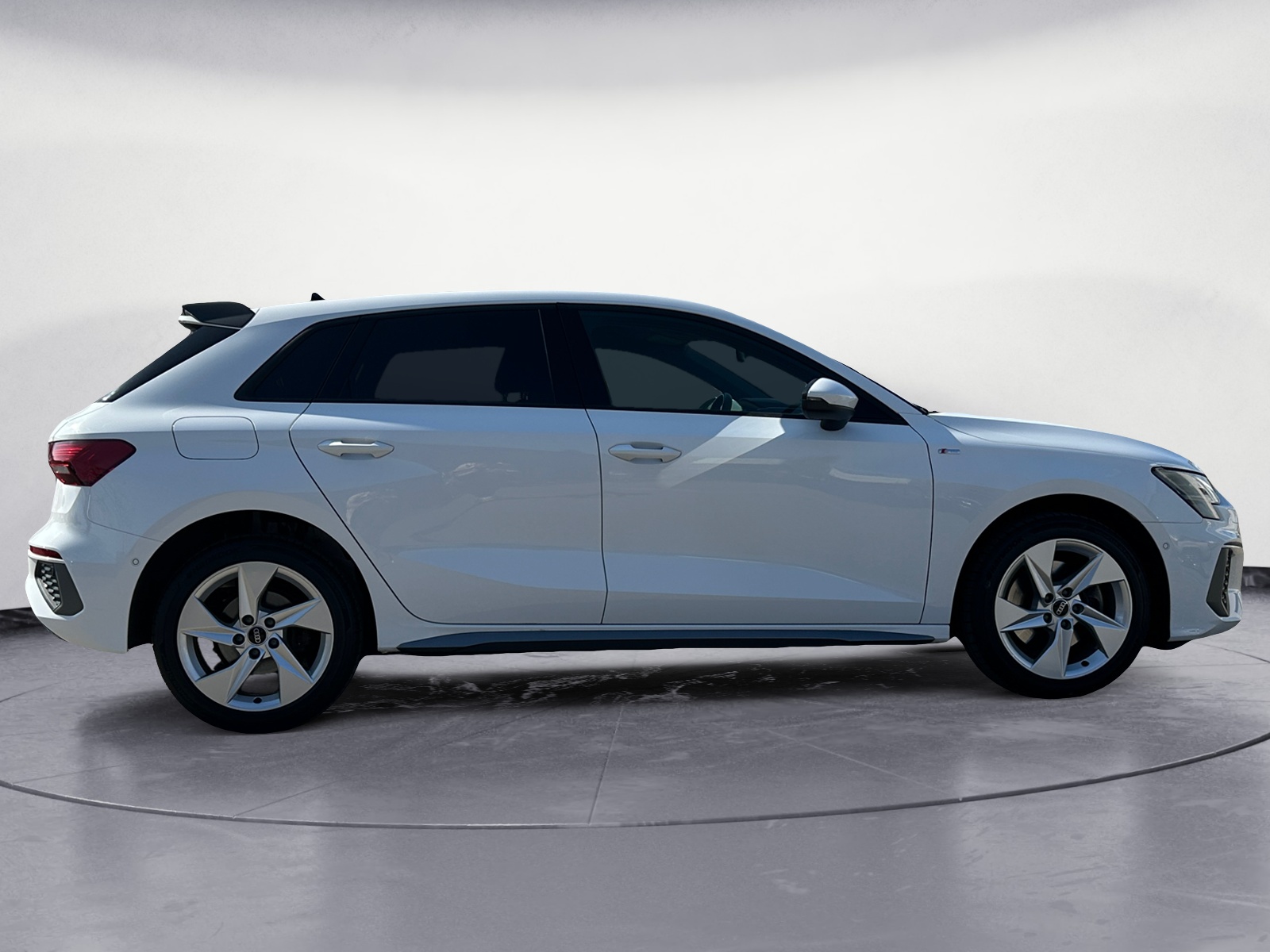 Audi - A3 40 TFSIe Sportback S tronic S line
