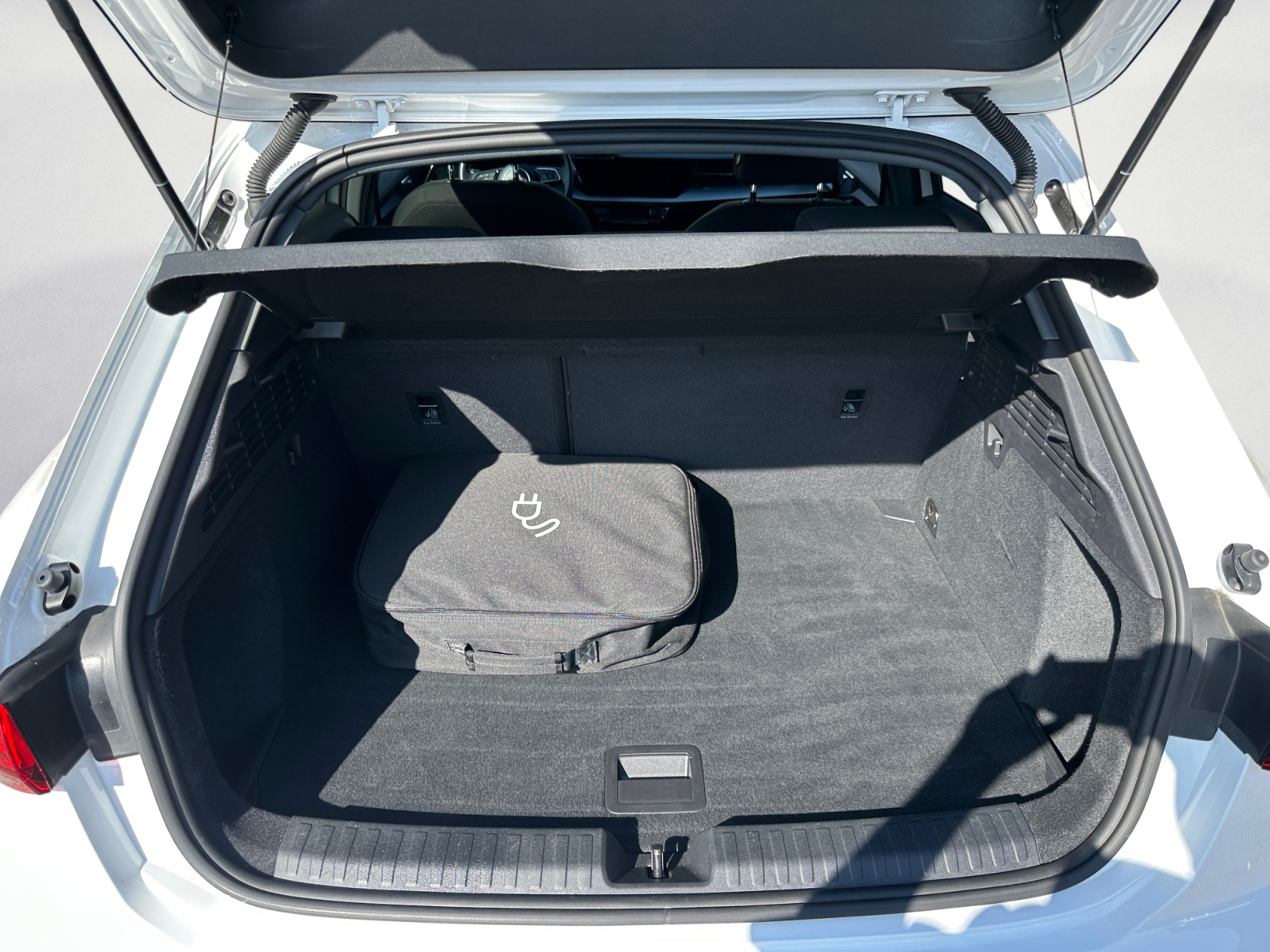 Audi - A3 40 TFSIe Sportback S tronic S line