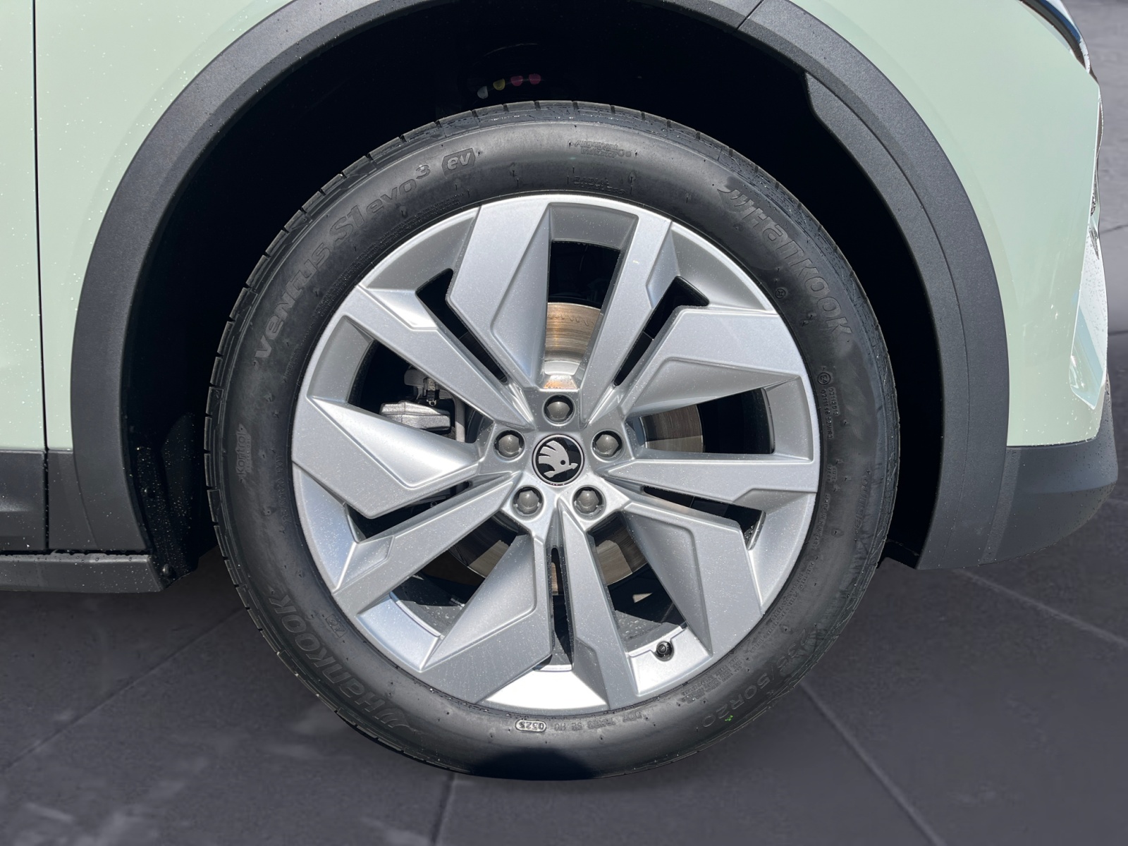 Skoda - Elroq 50 Tour h Batterie Elektromotor  1-Gang-Automatik