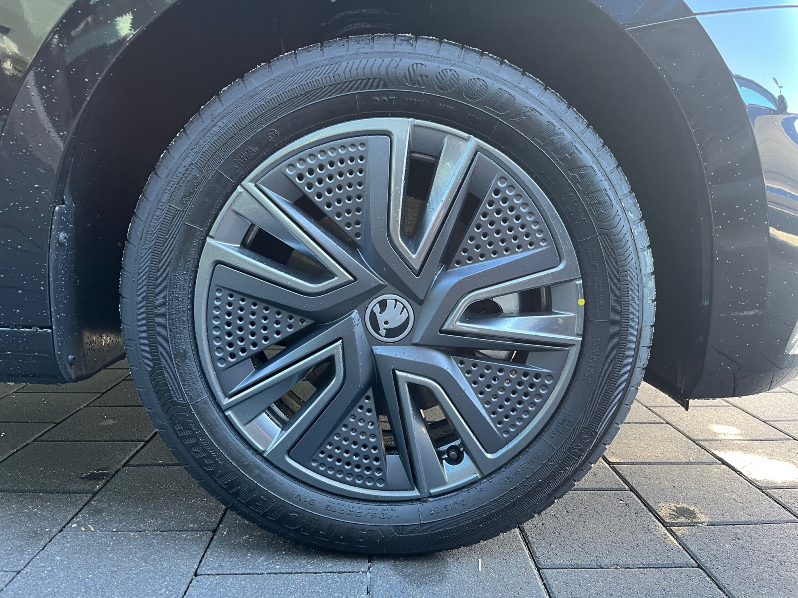 Skoda - Fabia Tour 1,0 TSI 7-Gang-DSG