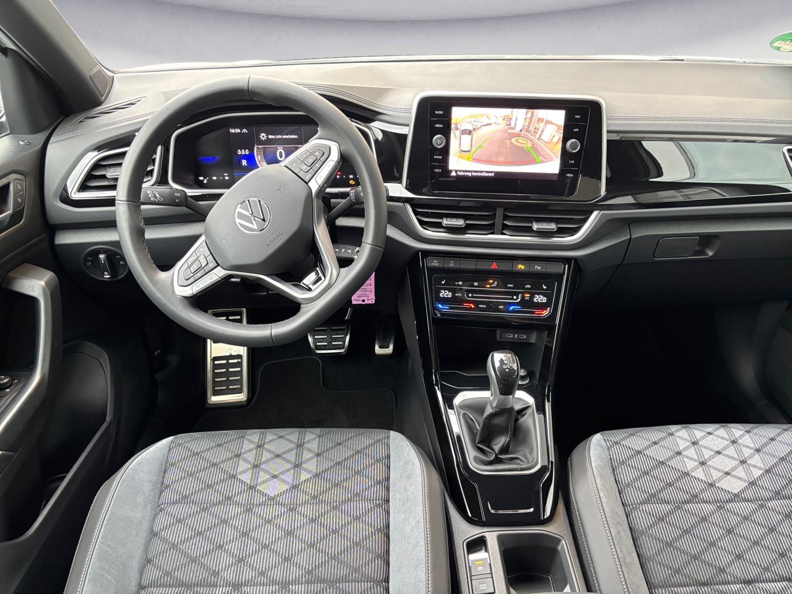 Volkswagen - T-Roc R-Line 1.5 l TSI OPF  7-Gang-Doppelkupplungsgetriebe DSG ,