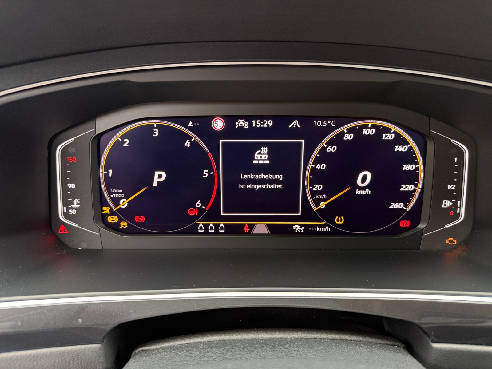 Volkswagen - Tiguan R-Line 2,0 TDI SCR 4M DSG