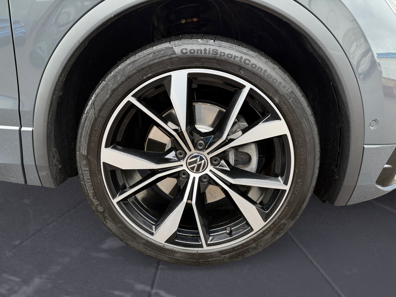 Volkswagen - Tiguan R-Line 2,0 TDI SCR 4M DSG
