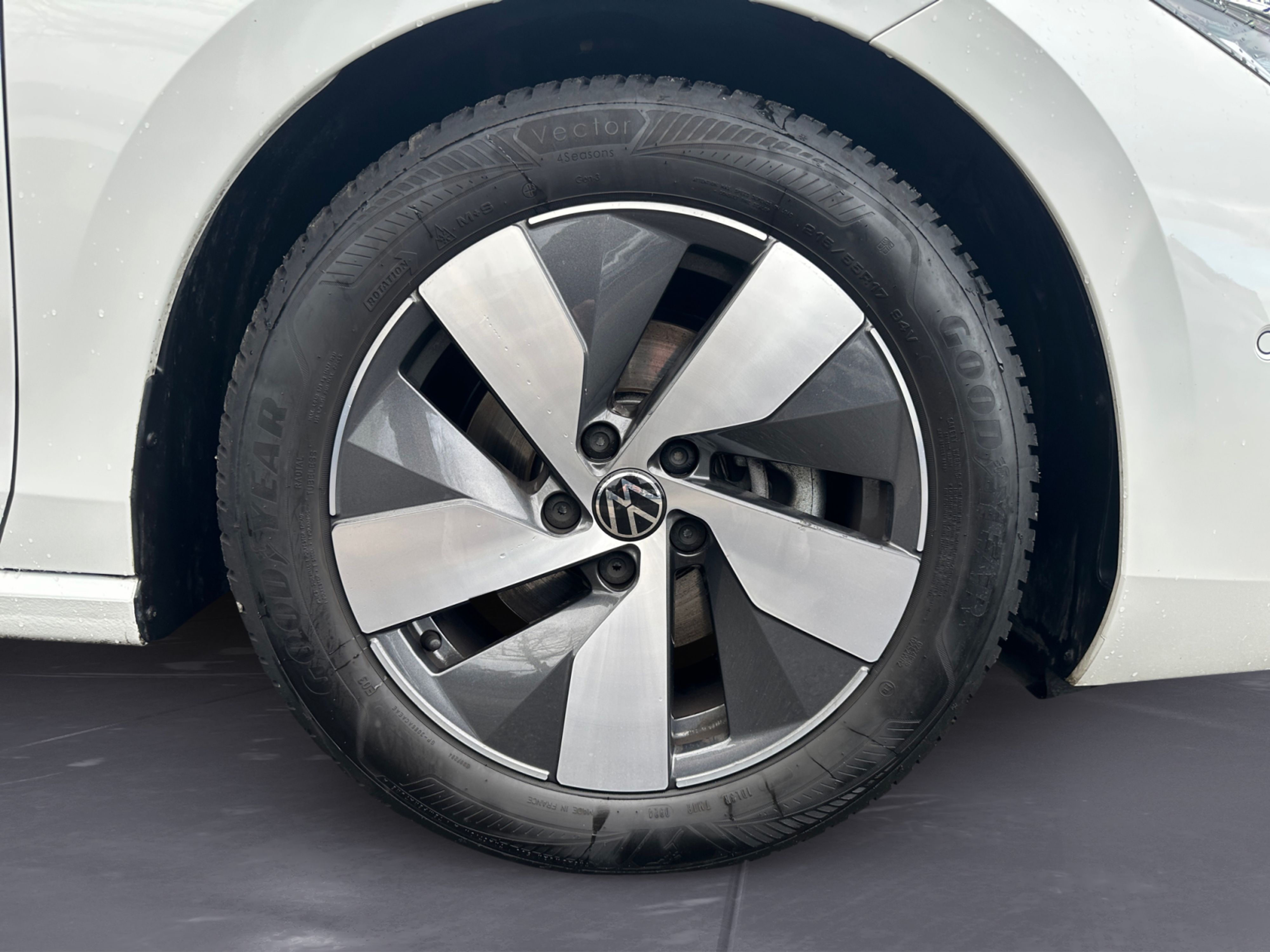 Volkswagen - Passat Variant 2.0 TDI SCR DSG Elegance