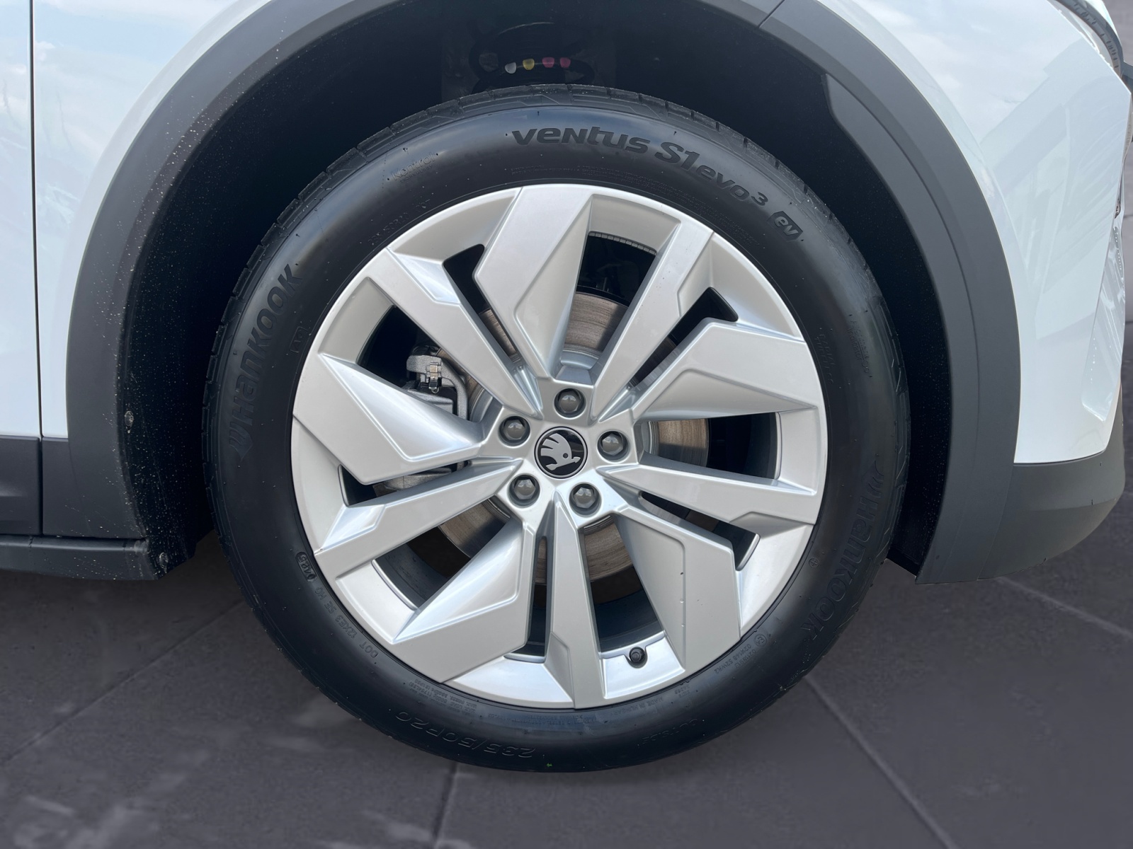 Skoda - Elroq 50 Tour h Batterie Elektromotor 1-Gang-Automatik