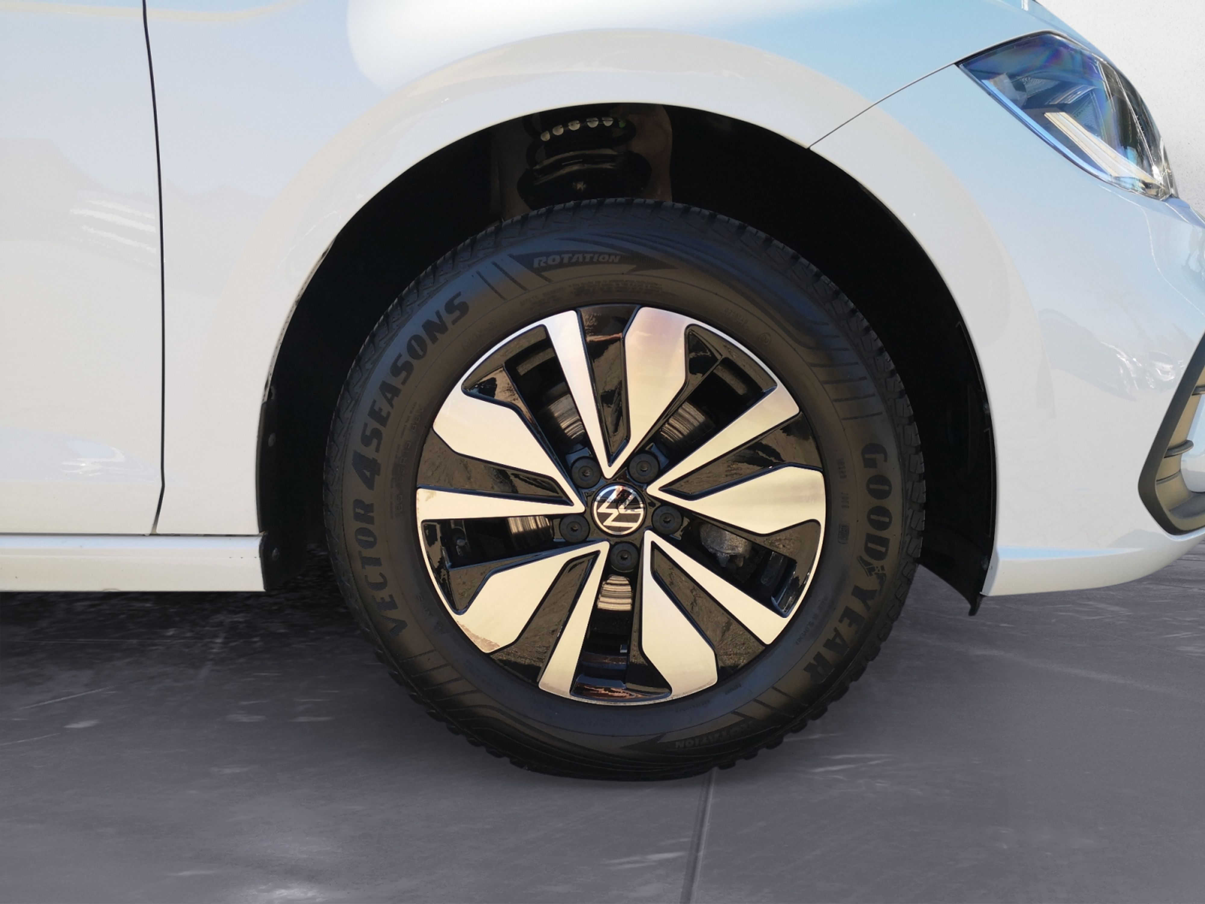 Volkswagen - Polo 1.0 TSI Move DSG