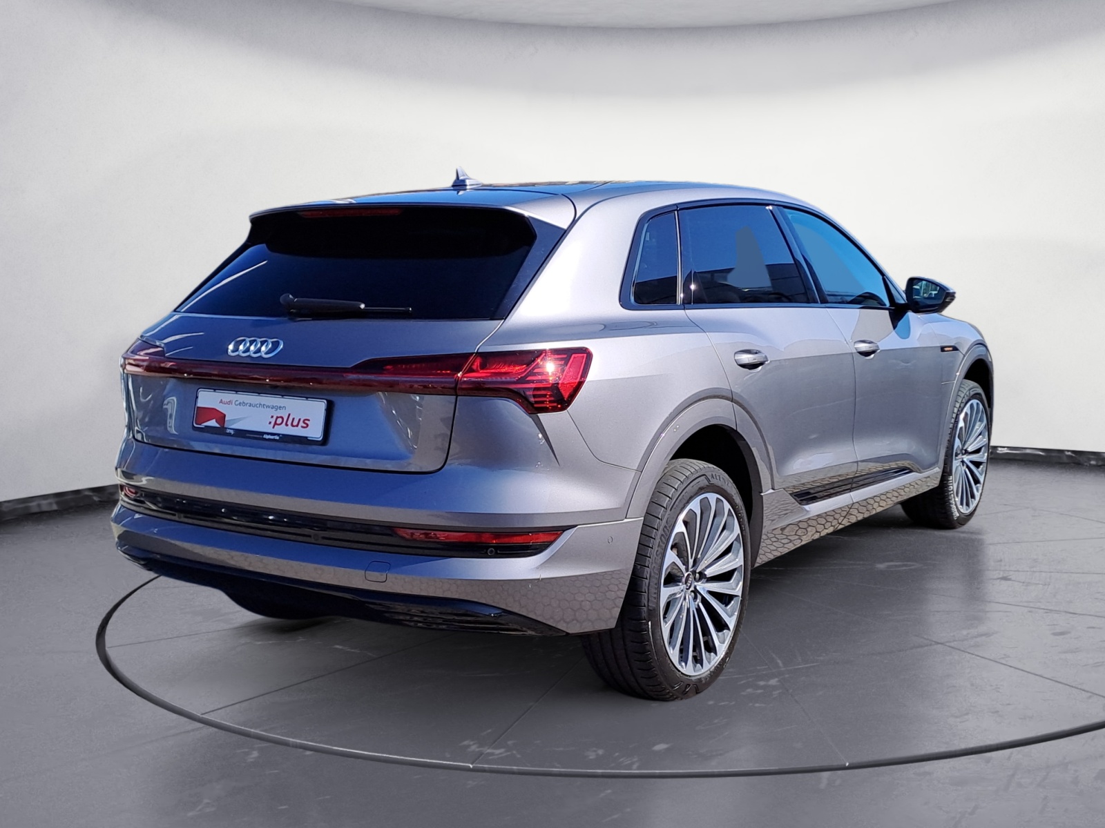 Audi - e-tron 55