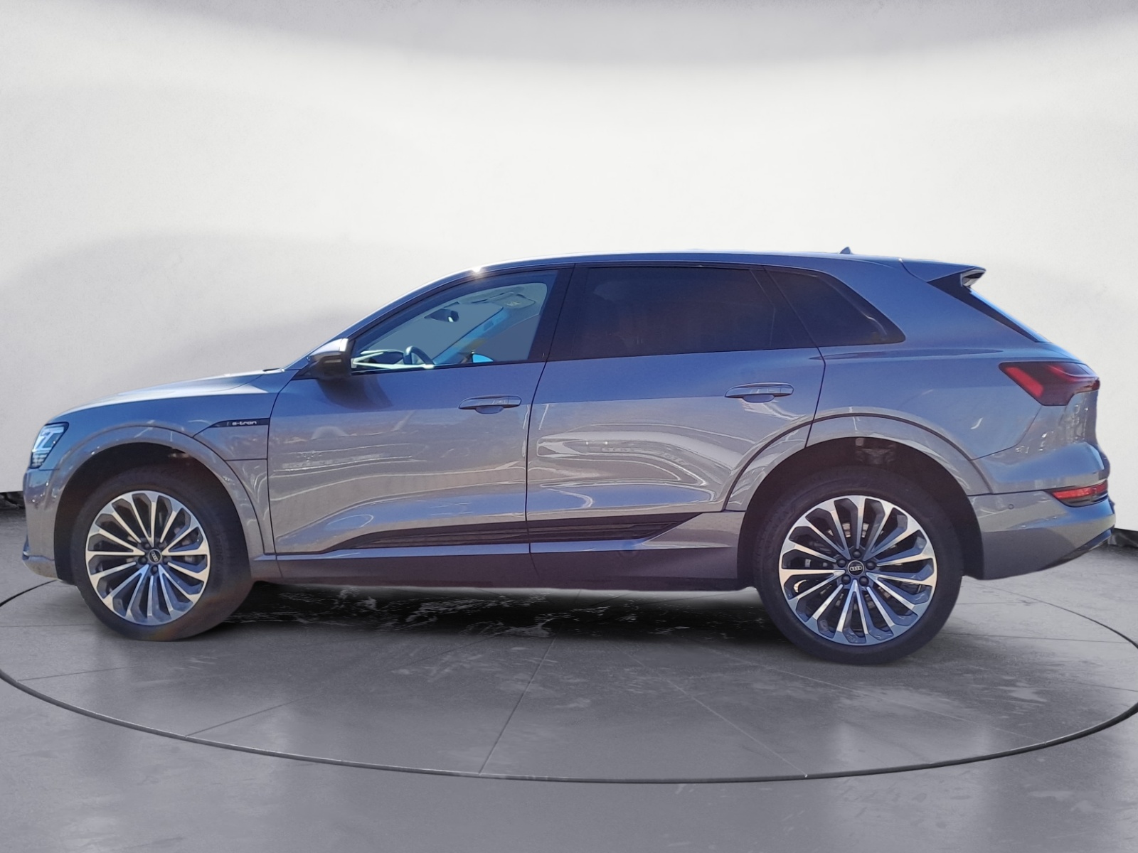 Audi - e-tron 55