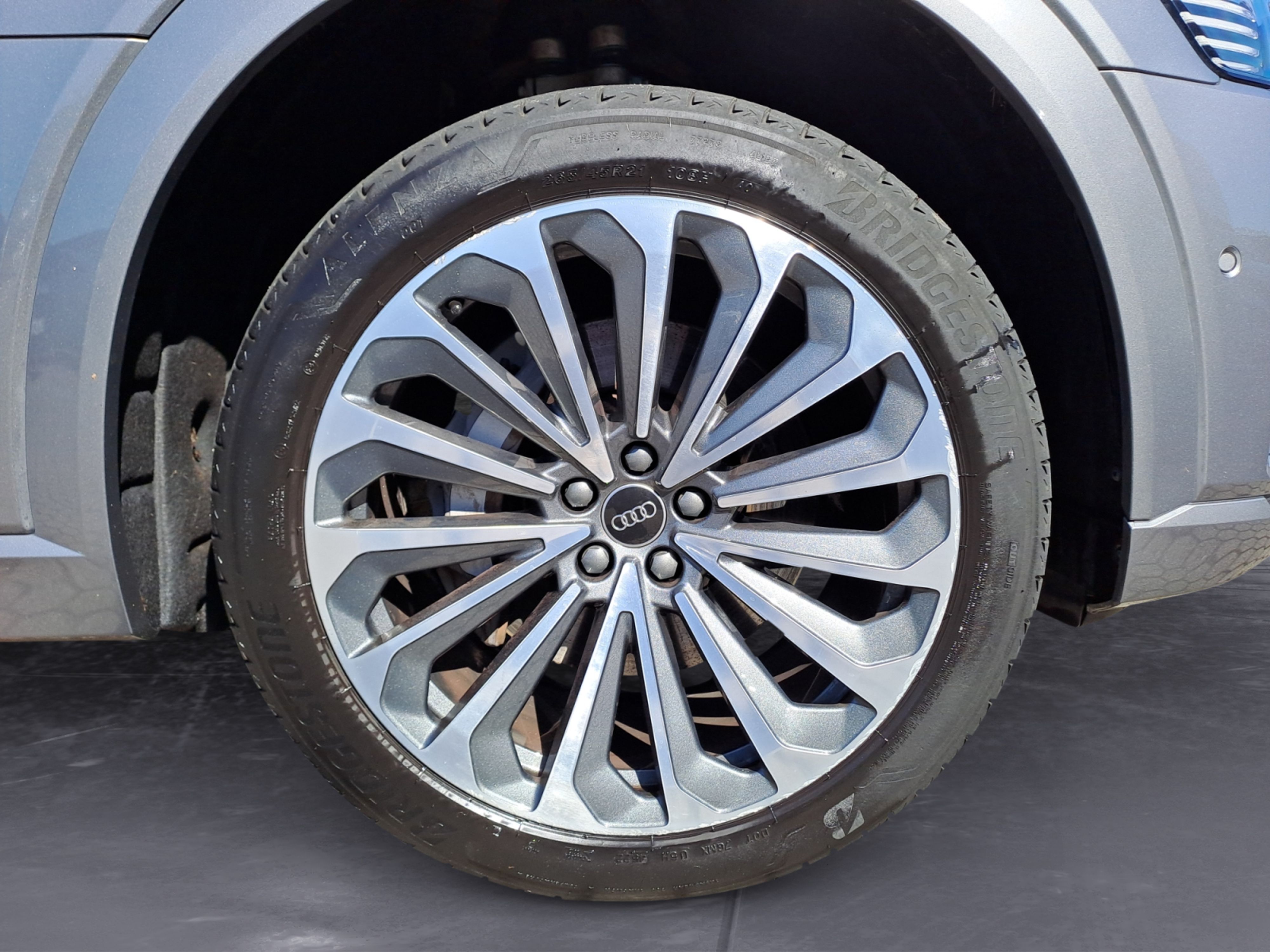 Audi - e-tron 55