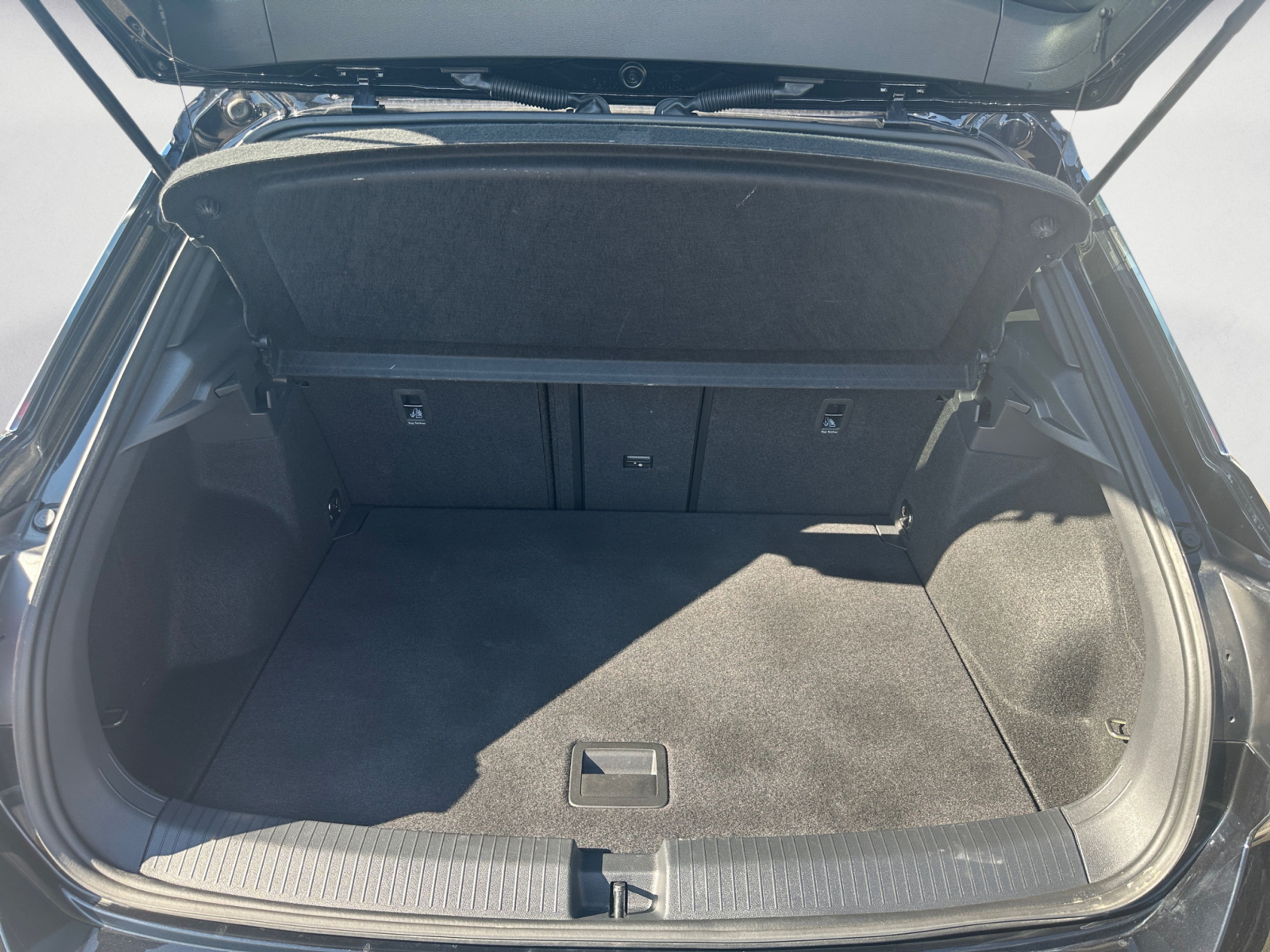 Volkswagen - T-Roc 2.0 TDI SCR DSG R-Line