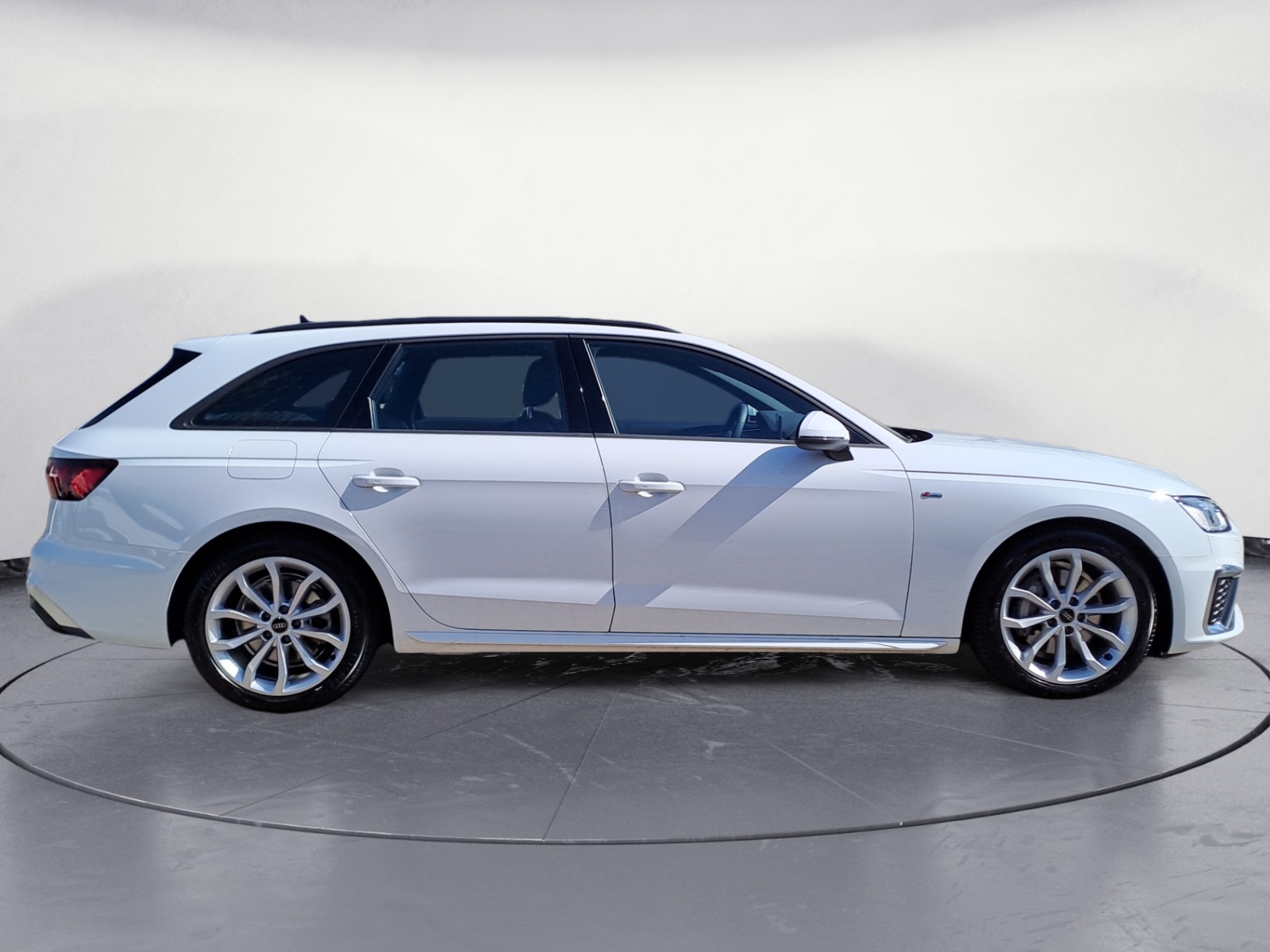 Audi - A4 Avant S line 40 TDI quattro