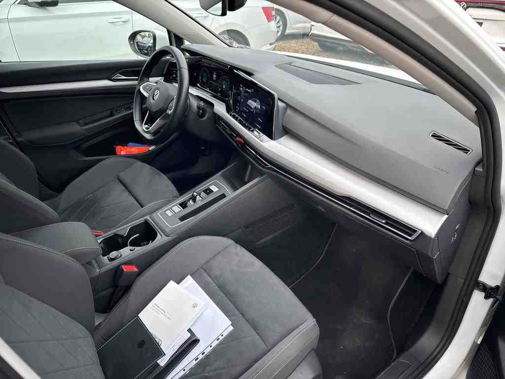 Volkswagen - Golf