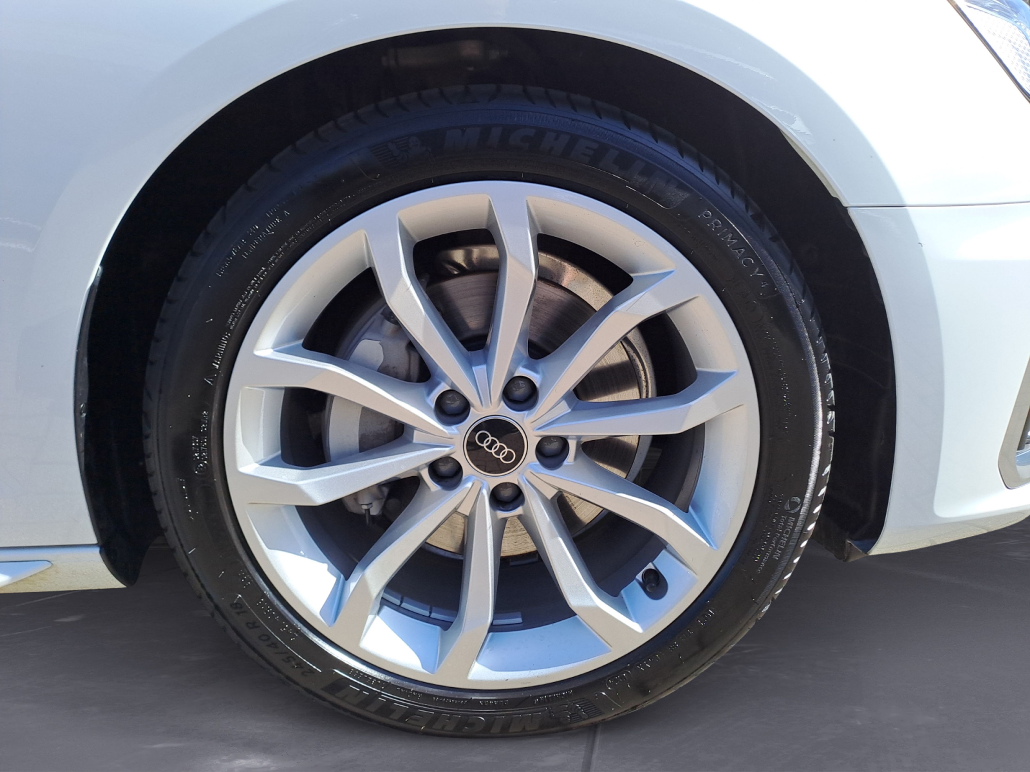 Audi - A4 Avant S line 40 TDI quattro