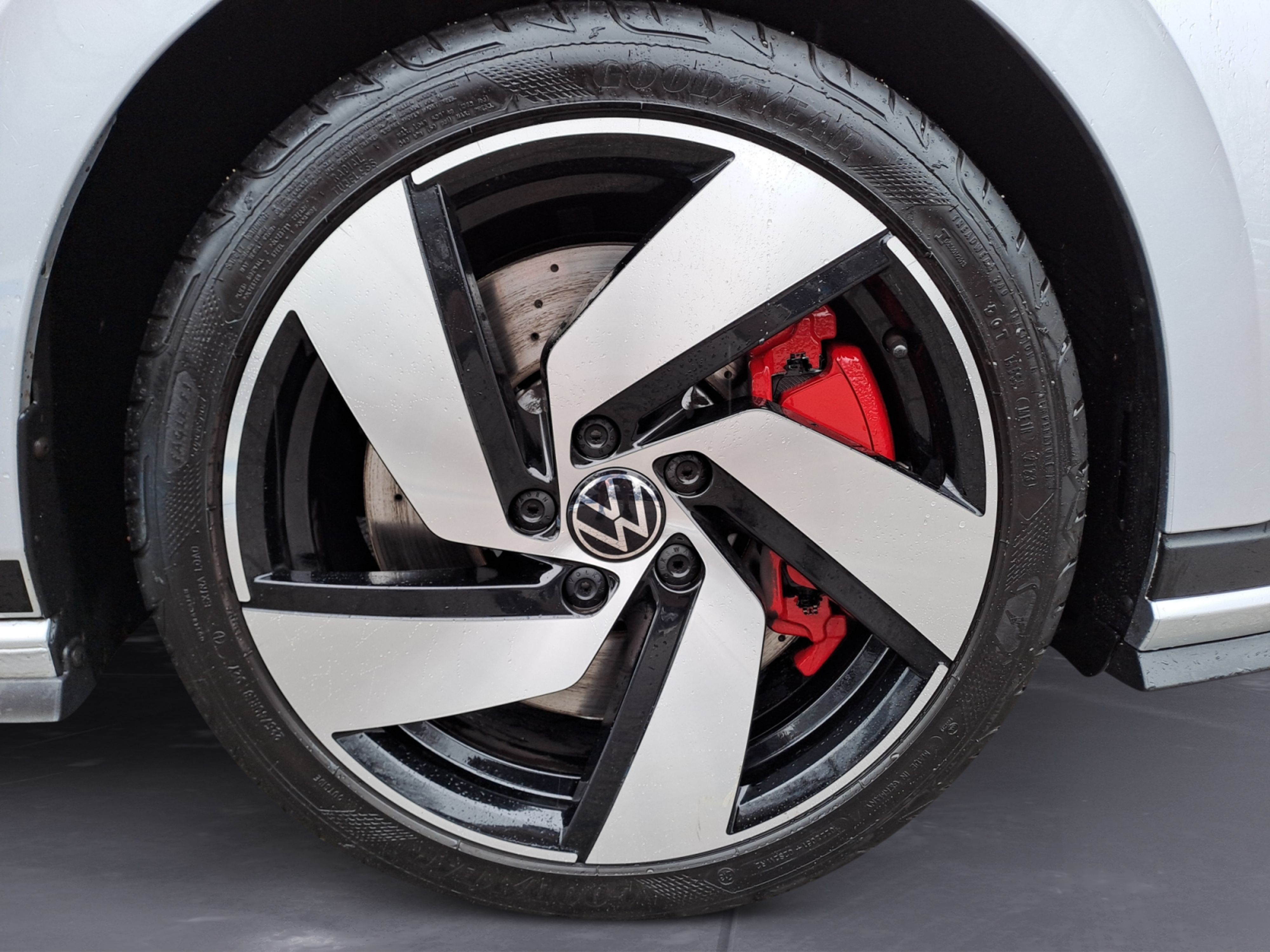 Volkswagen - Golf 2.0 TSI OPF DSG