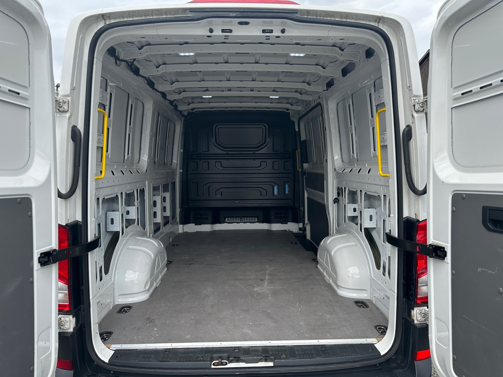 Volkswagen - Crafter 30 TDI VA EcoProfi
