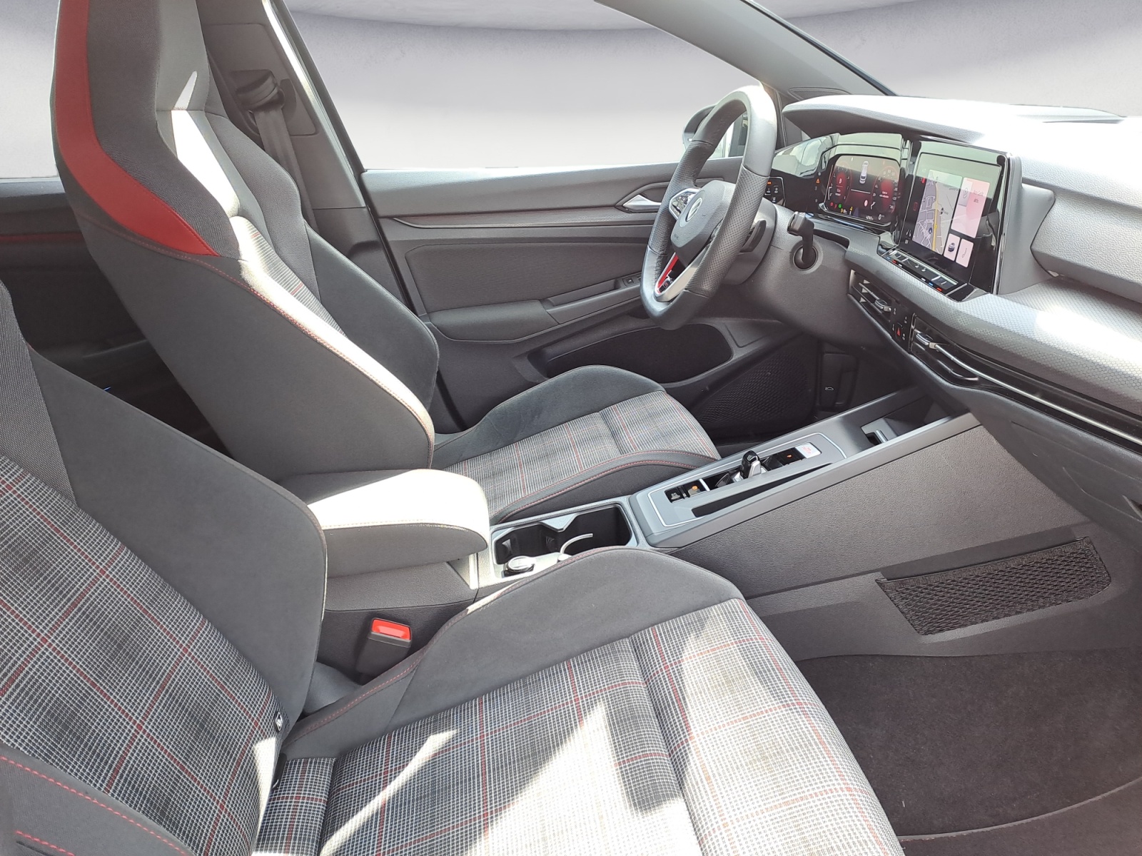 Volkswagen - Golf GTI 2.0 TSI DSG