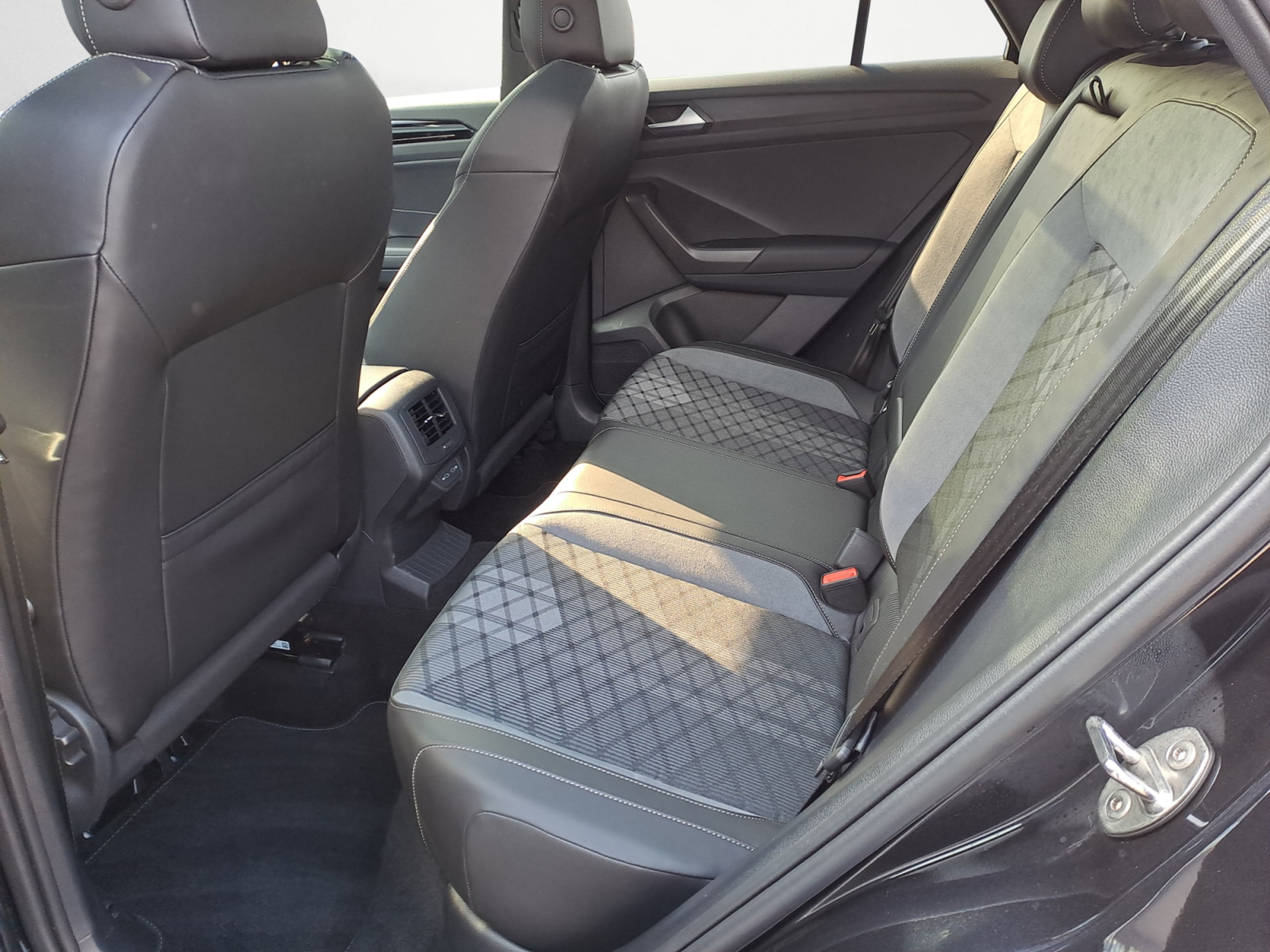 Volkswagen - T-Roc