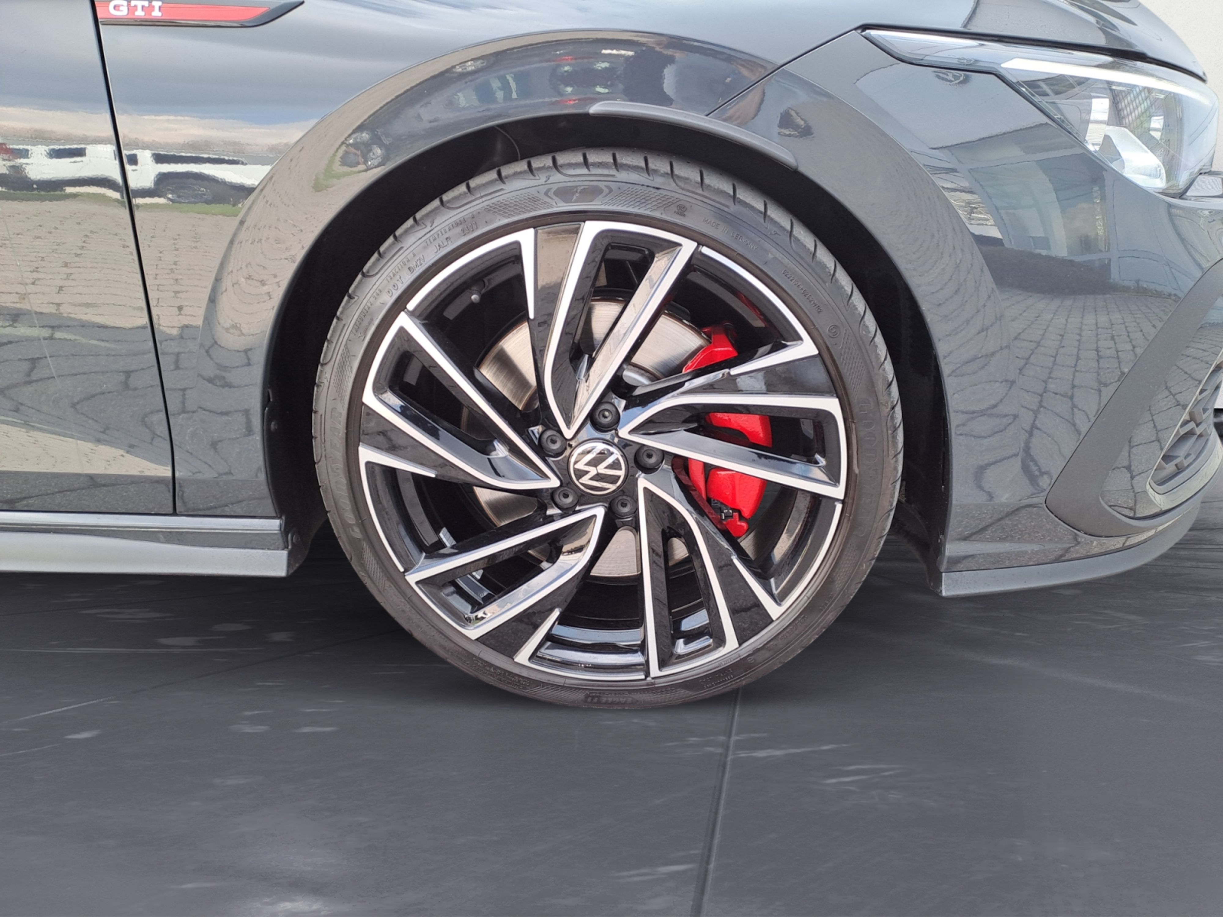 Volkswagen - Golf GTI 2.0 TSI DSG