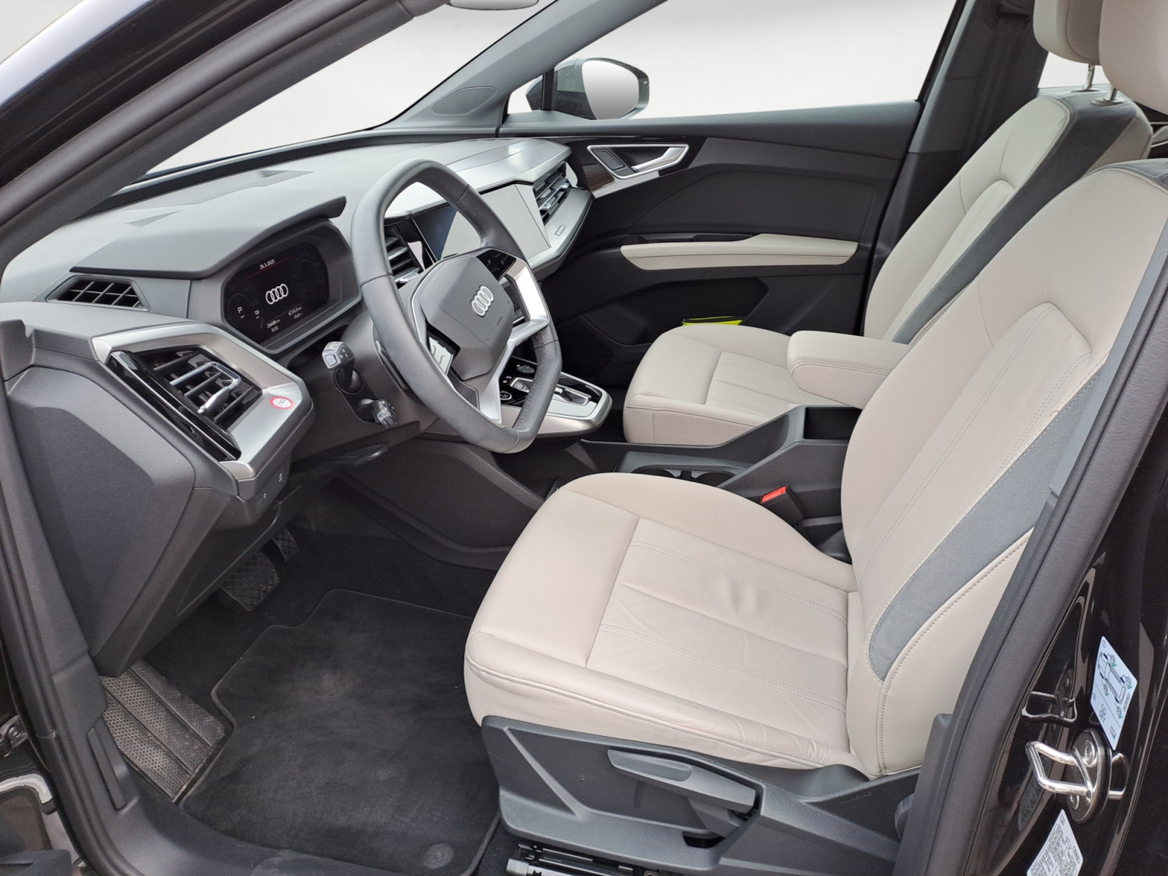 Audi - Q4