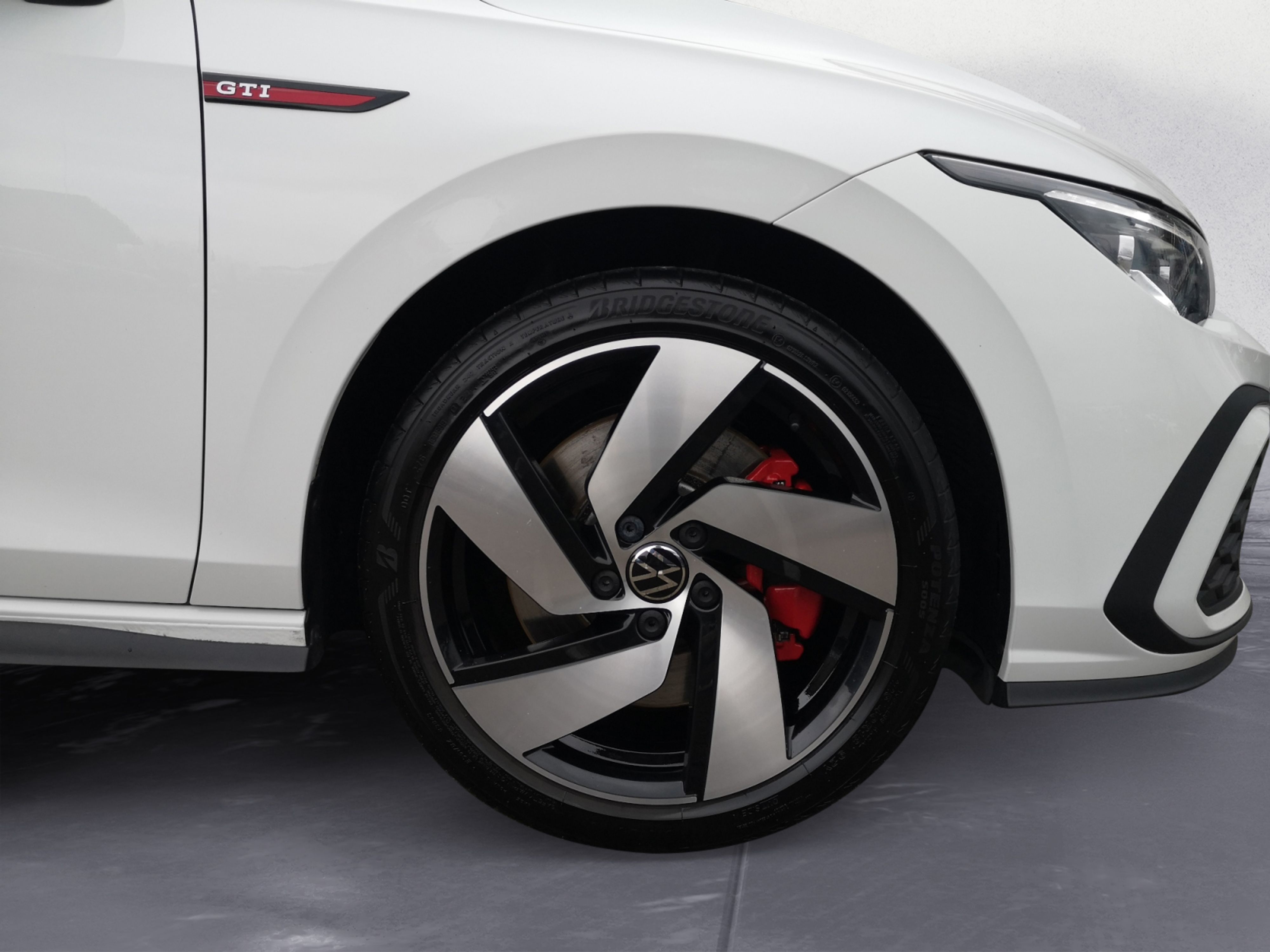 Volkswagen - Golf GTI 2.0 TSI DSG
