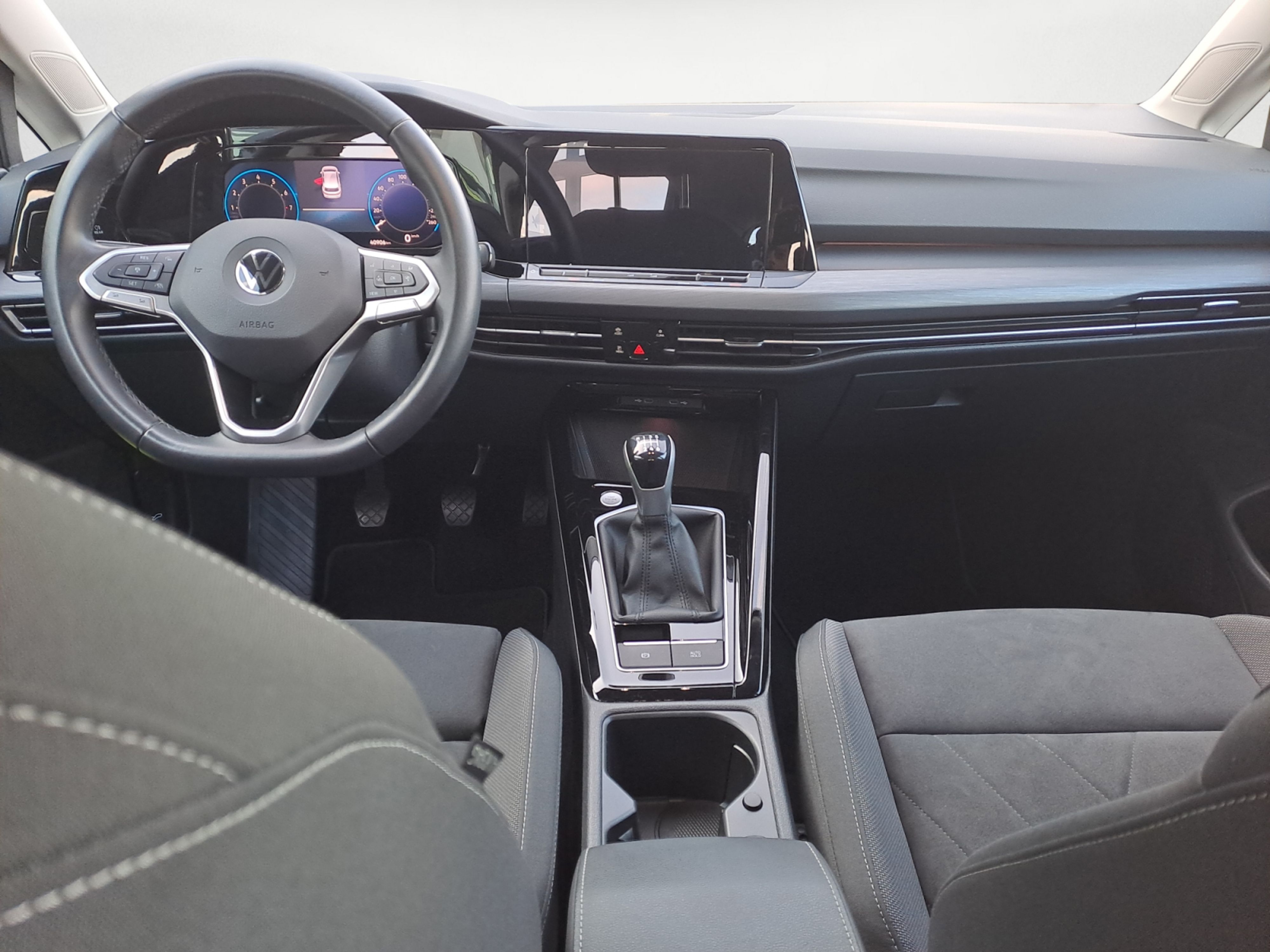 Volkswagen - Golf 1.5 TSI Style