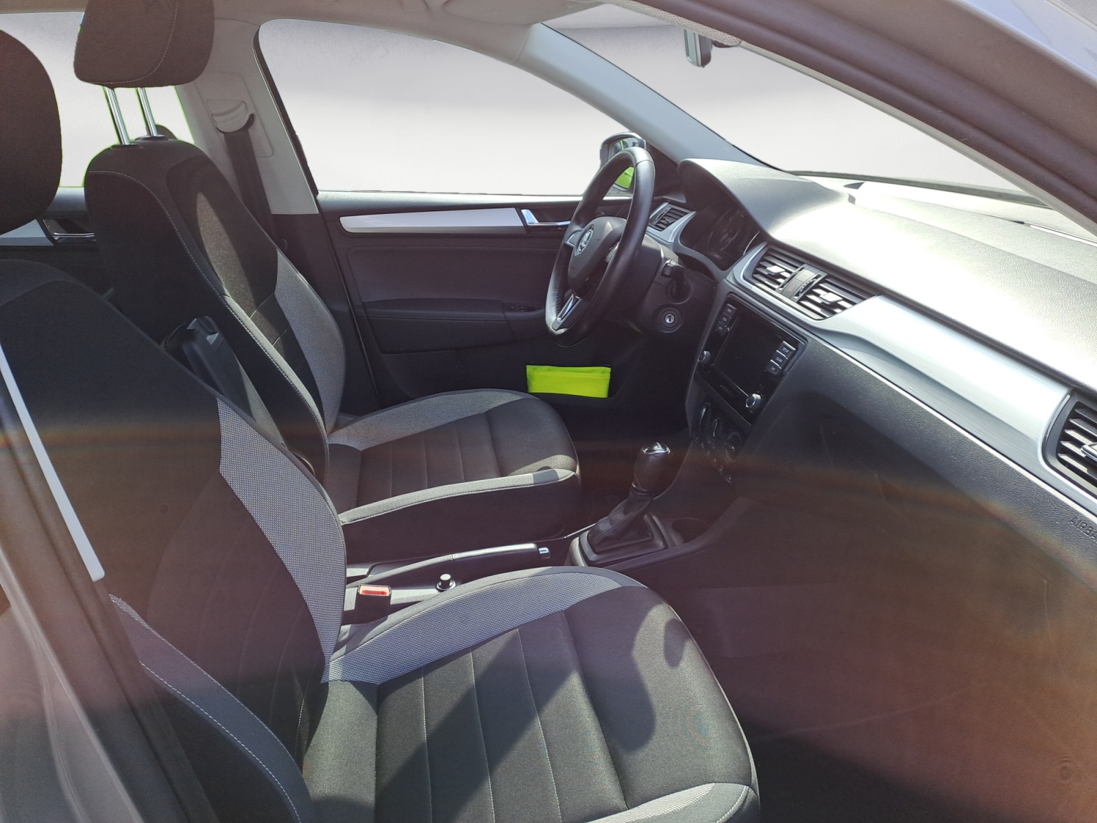 Skoda - Rapid Spaceback 1.0 TSI DSG Ambition