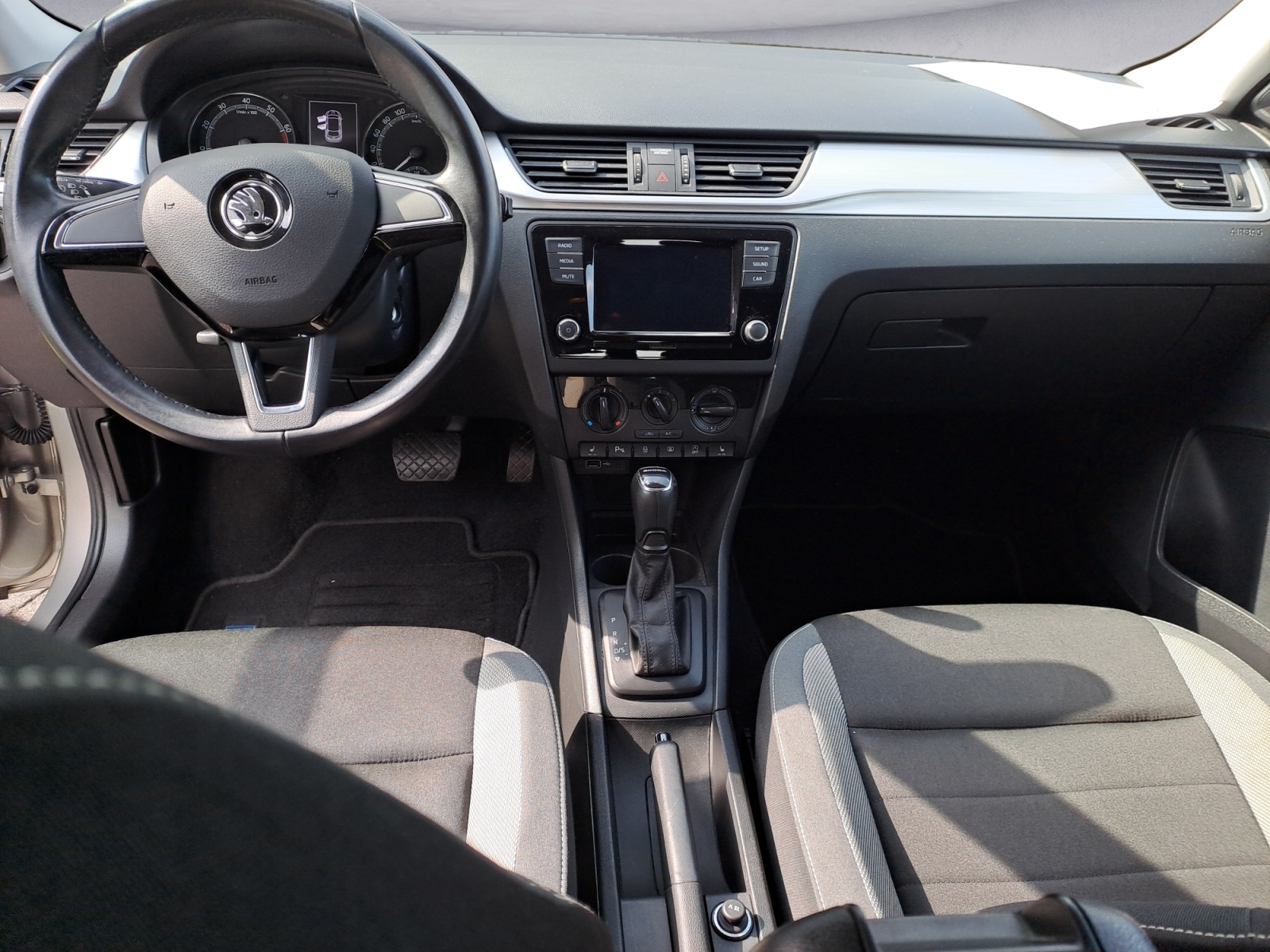 Skoda - Rapid Spaceback 1.0 TSI DSG Ambition
