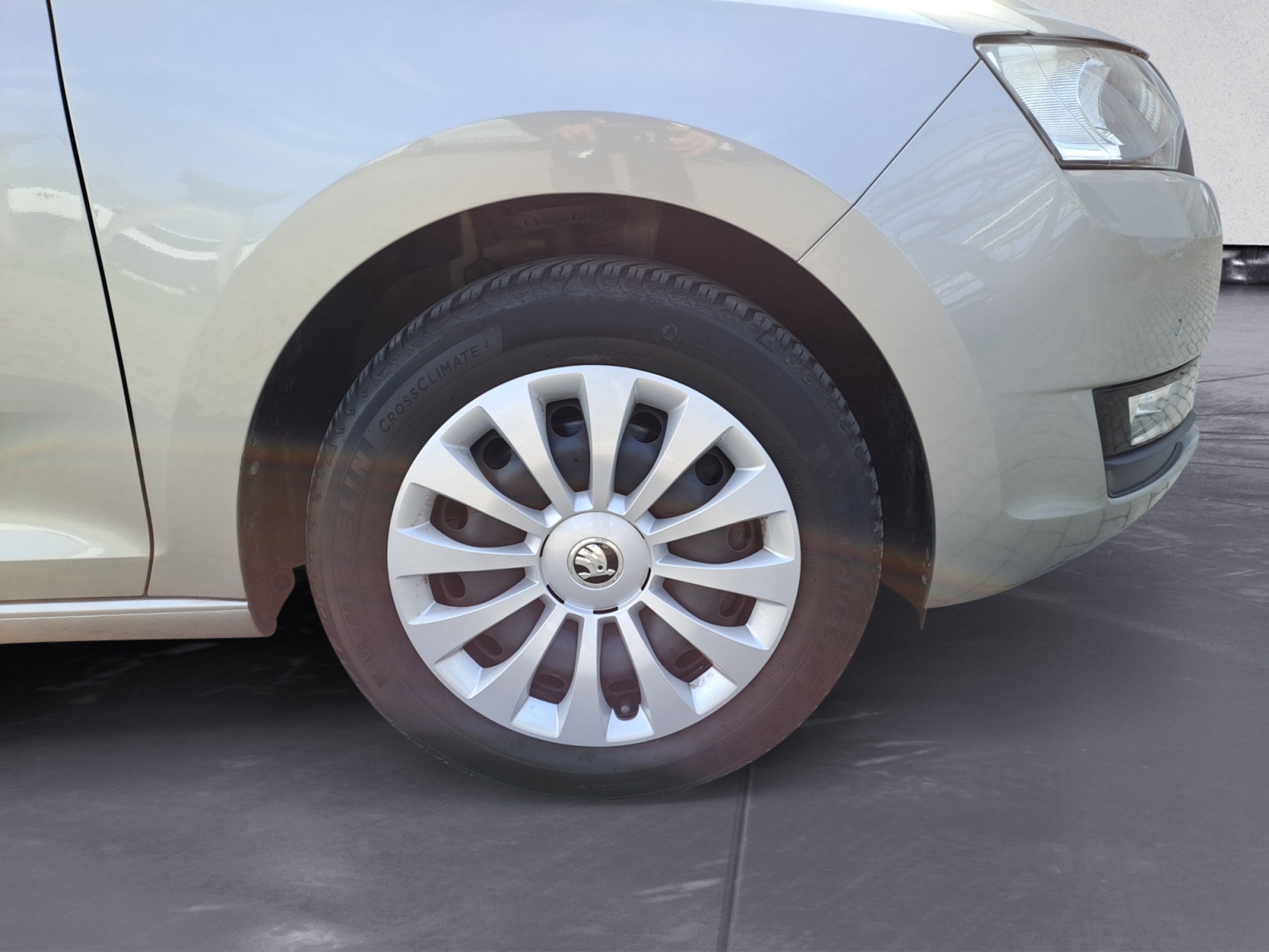 Skoda - Rapid Spaceback 1.0 TSI DSG Ambition